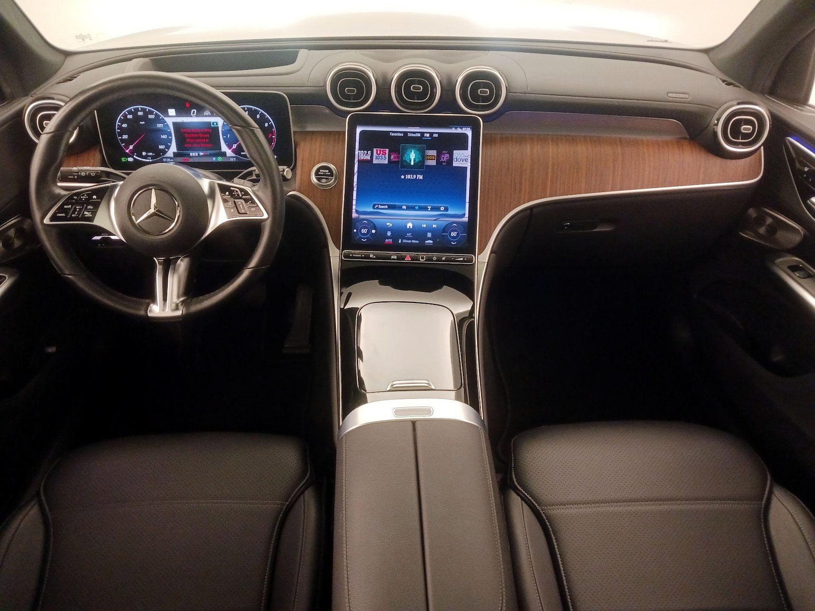 2024 Mercedes-Benz GLC GLC300 - Photo 10