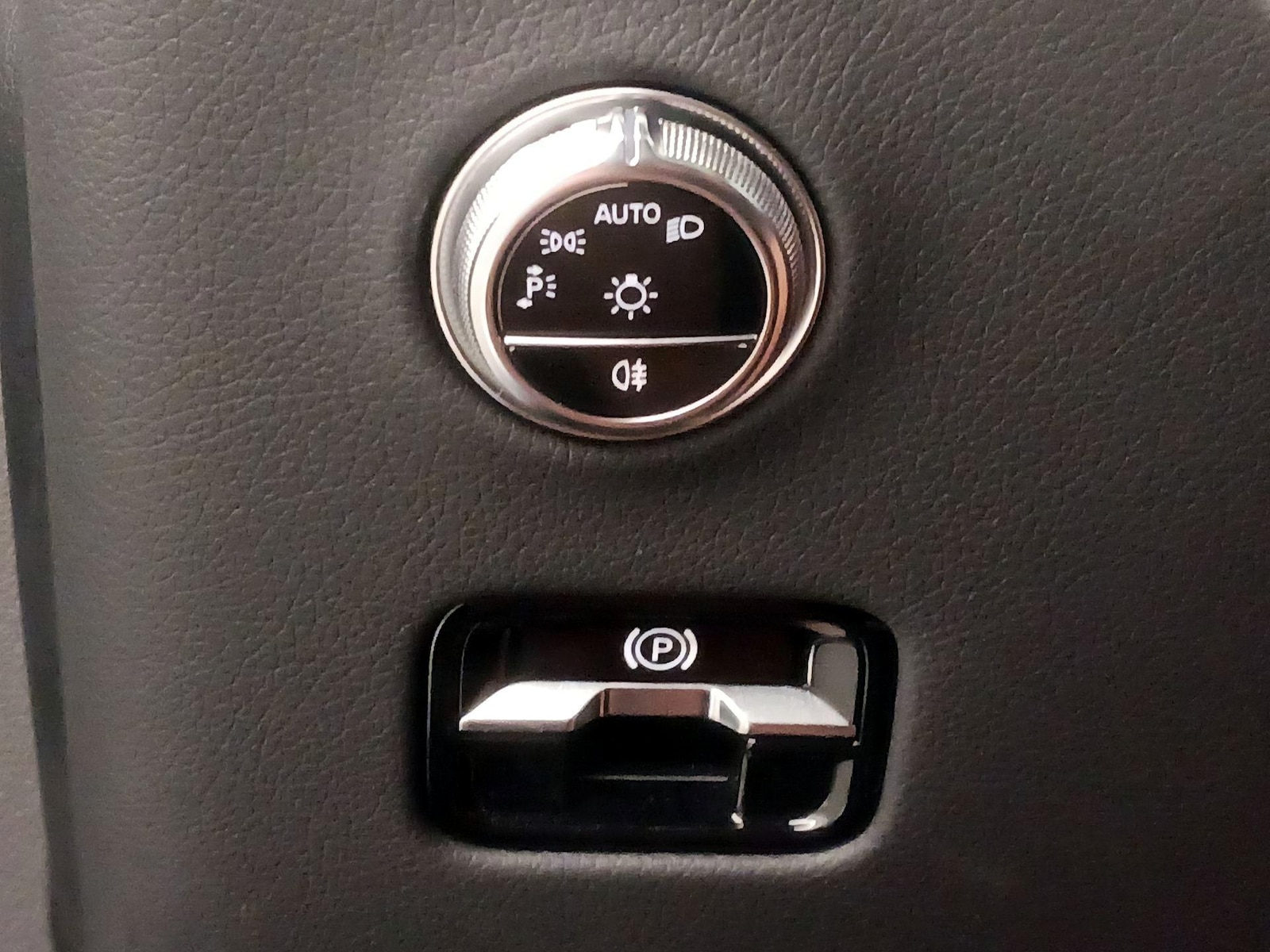 2024 Mercedes-Benz GLC GLC300 - Photo 14