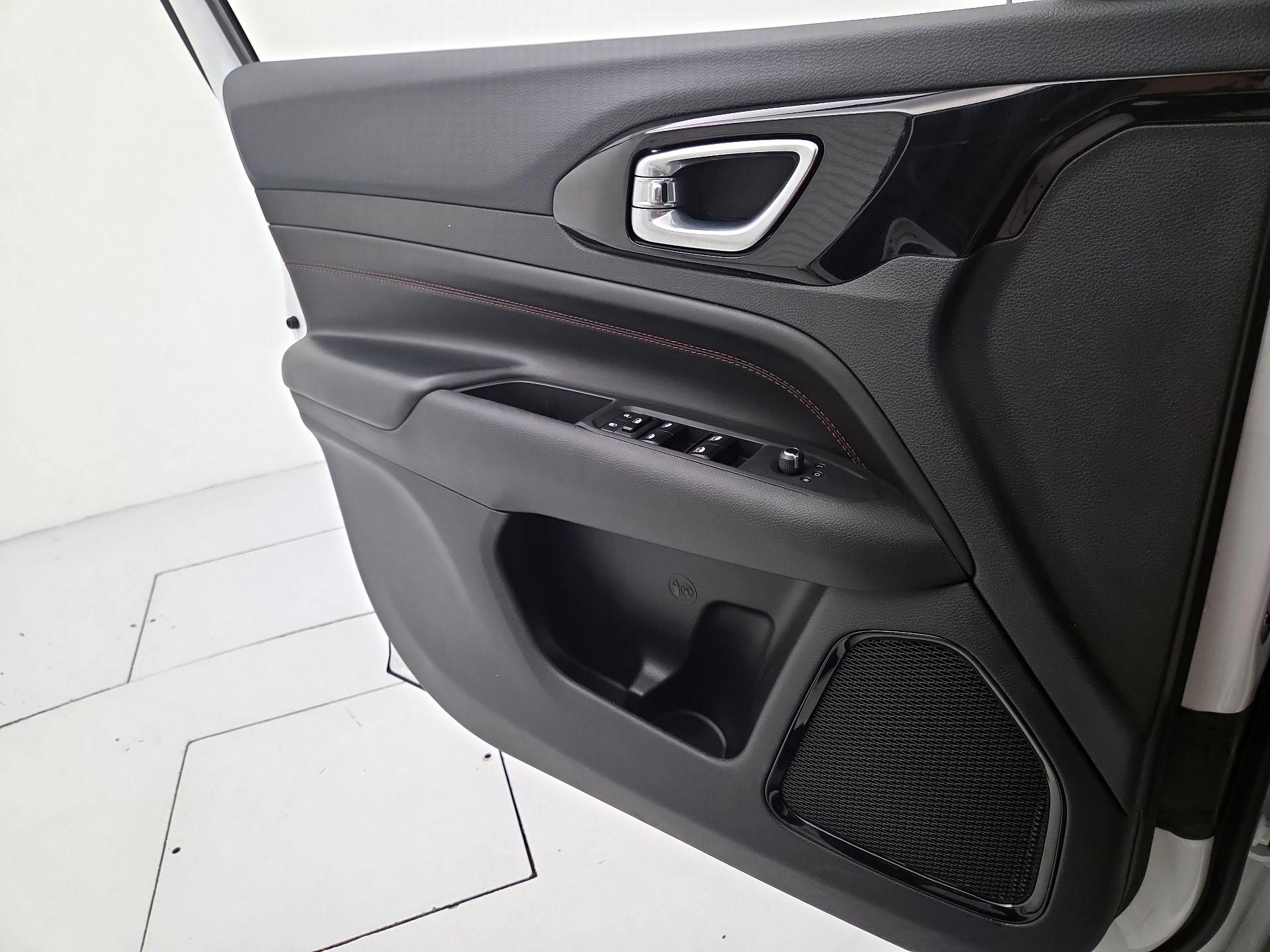 Thumbnail: 2025 Jeep Compass - 12