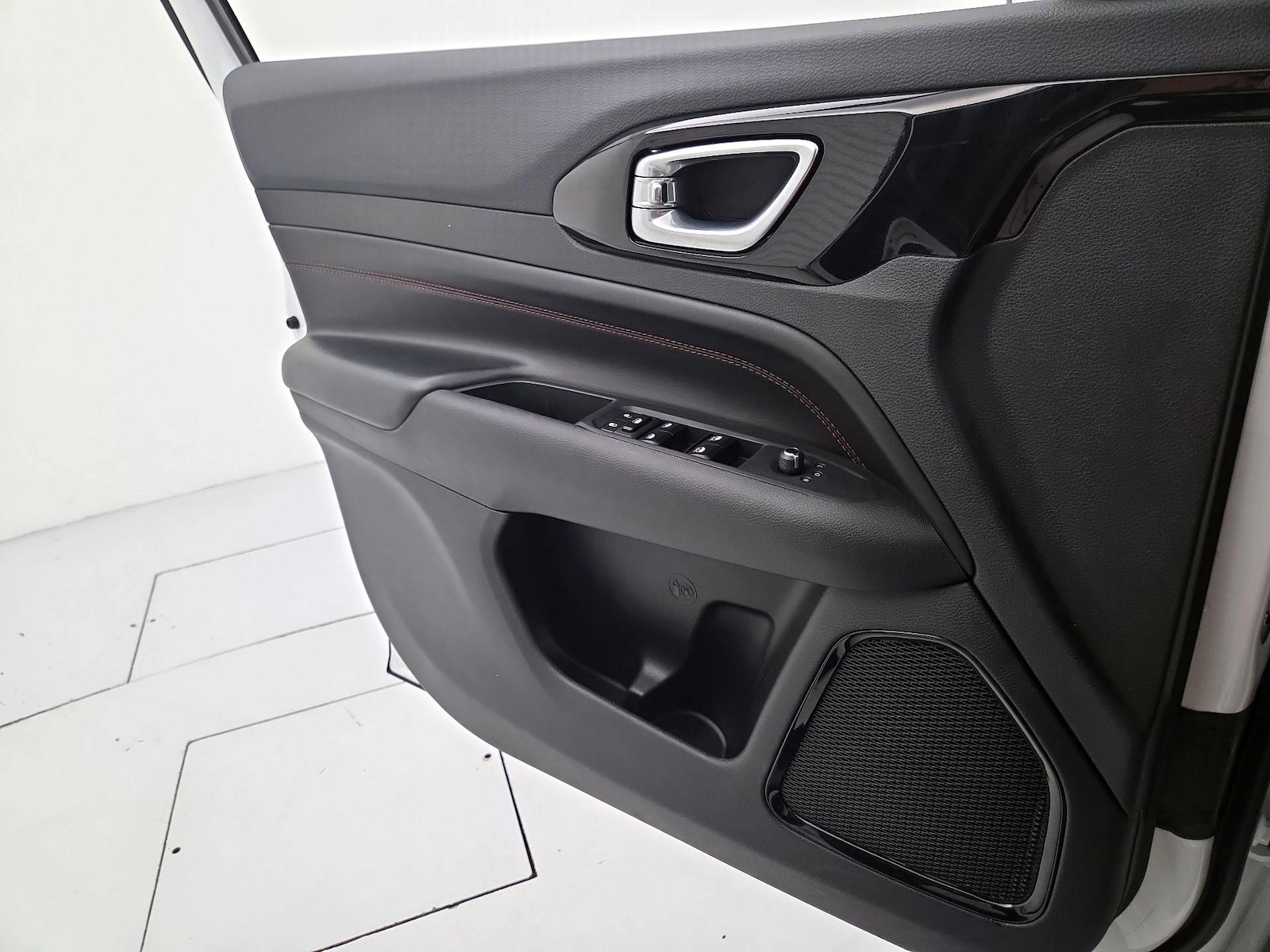 2025 Jeep Compass Trailhawk - Photo 13