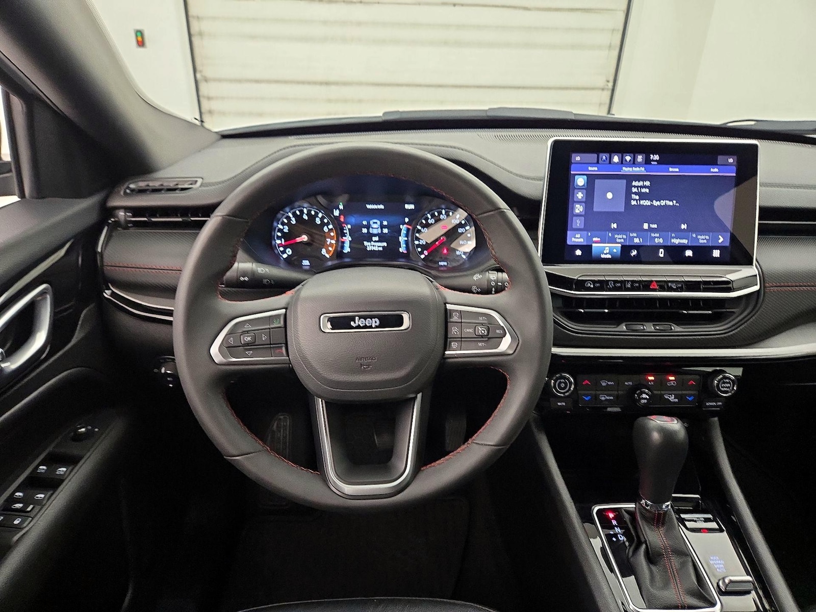 2025 Jeep Compass Trailhawk - Photo 11