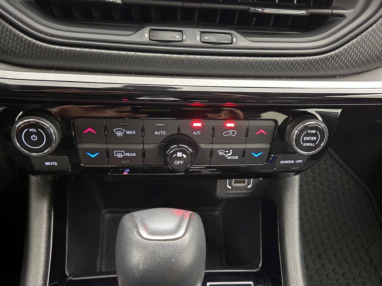 2025 Jeep Compass Trailhawk - Photo 17