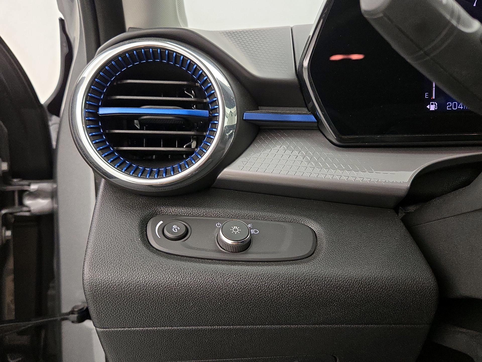Thumbnail: 2025 Chevrolet Trax - 13