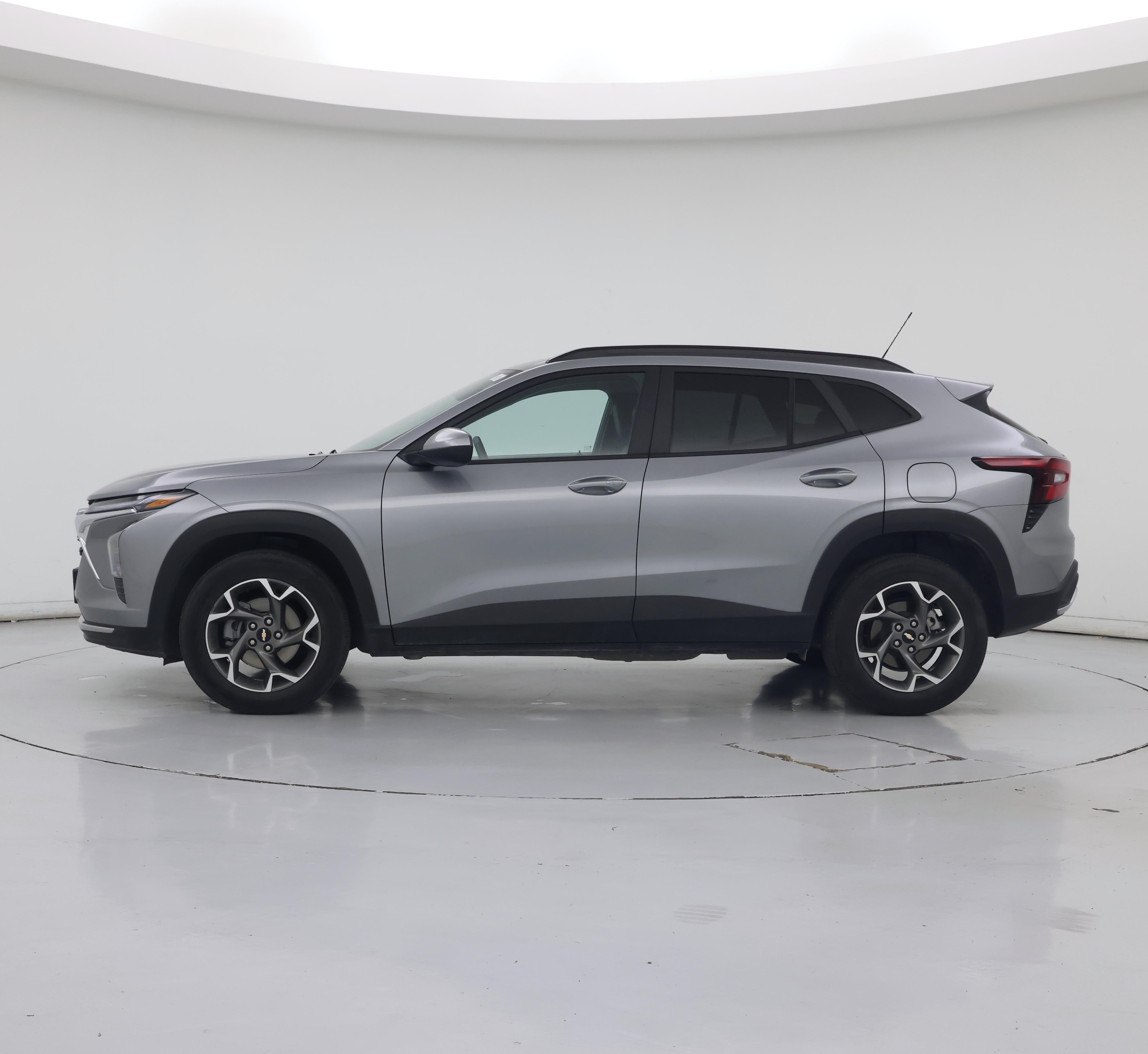 Thumbnail: 2025 Chevrolet Trax - 3