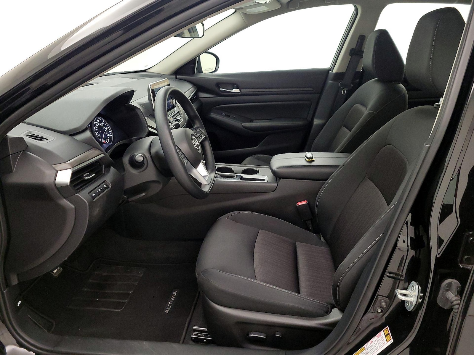 2025 Nissan Altima SV - Photo 12