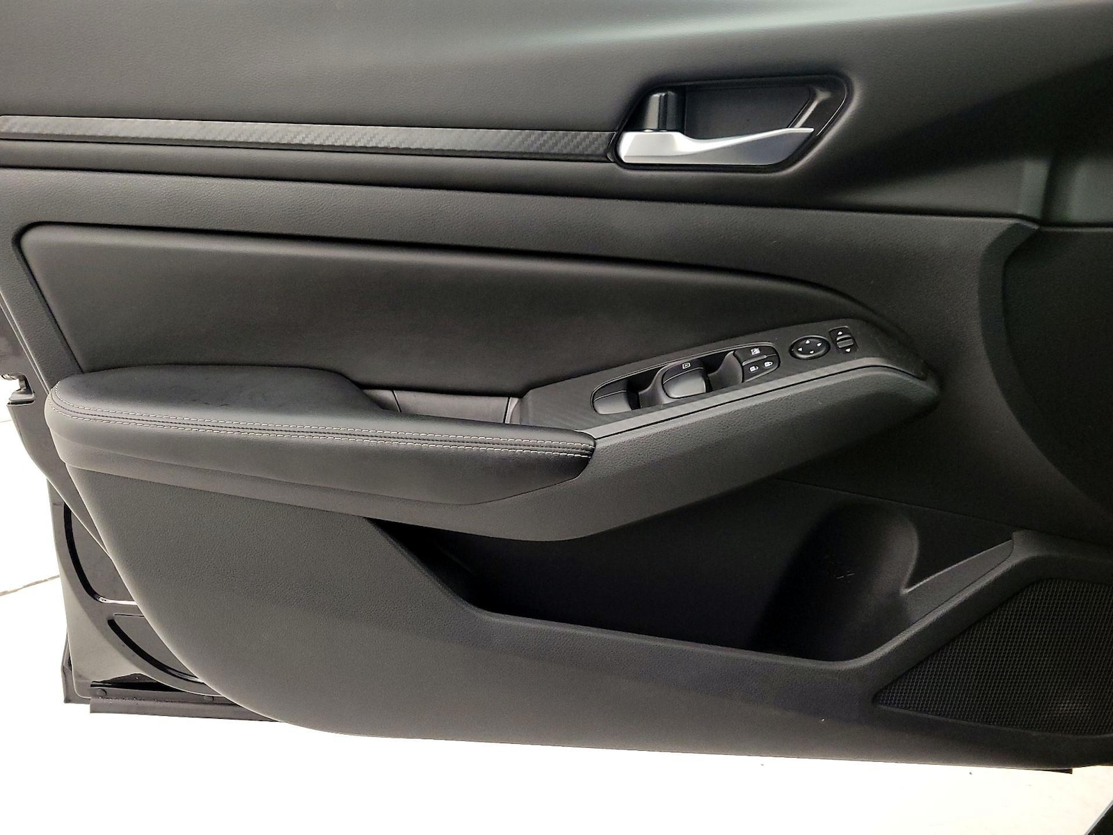 2025 Nissan Altima SV - Photo 13