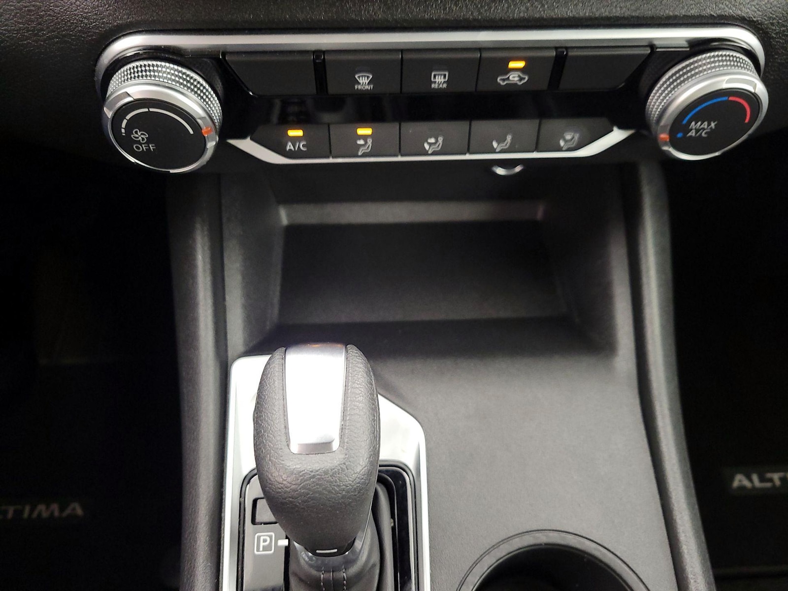 2025 Nissan Altima SV - Photo 17