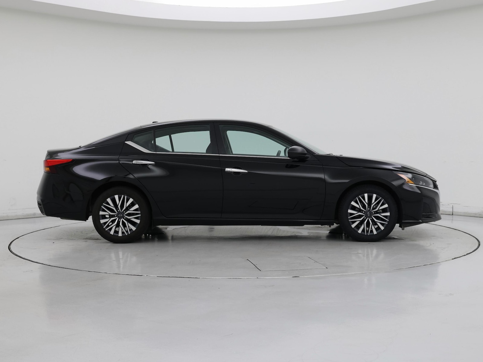 2025 Nissan Altima SV - Photo 8