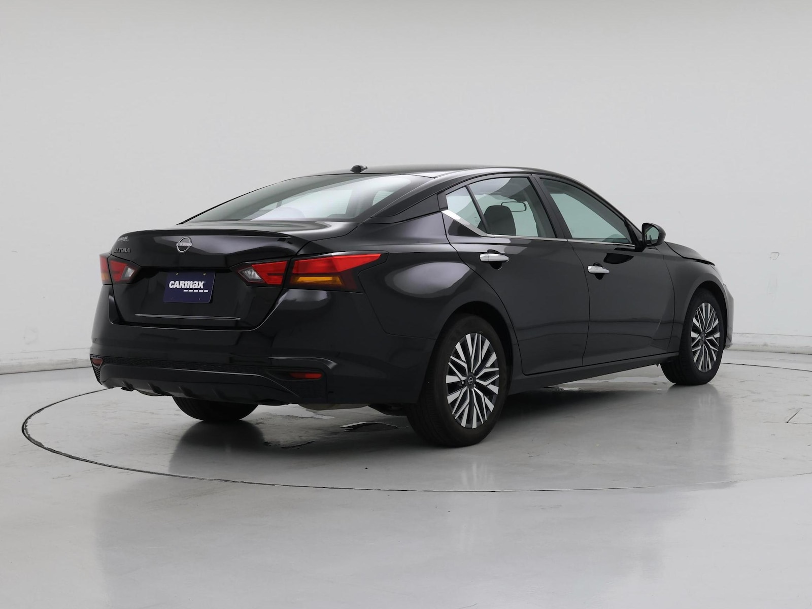 2025 Nissan Altima SV - Photo 9