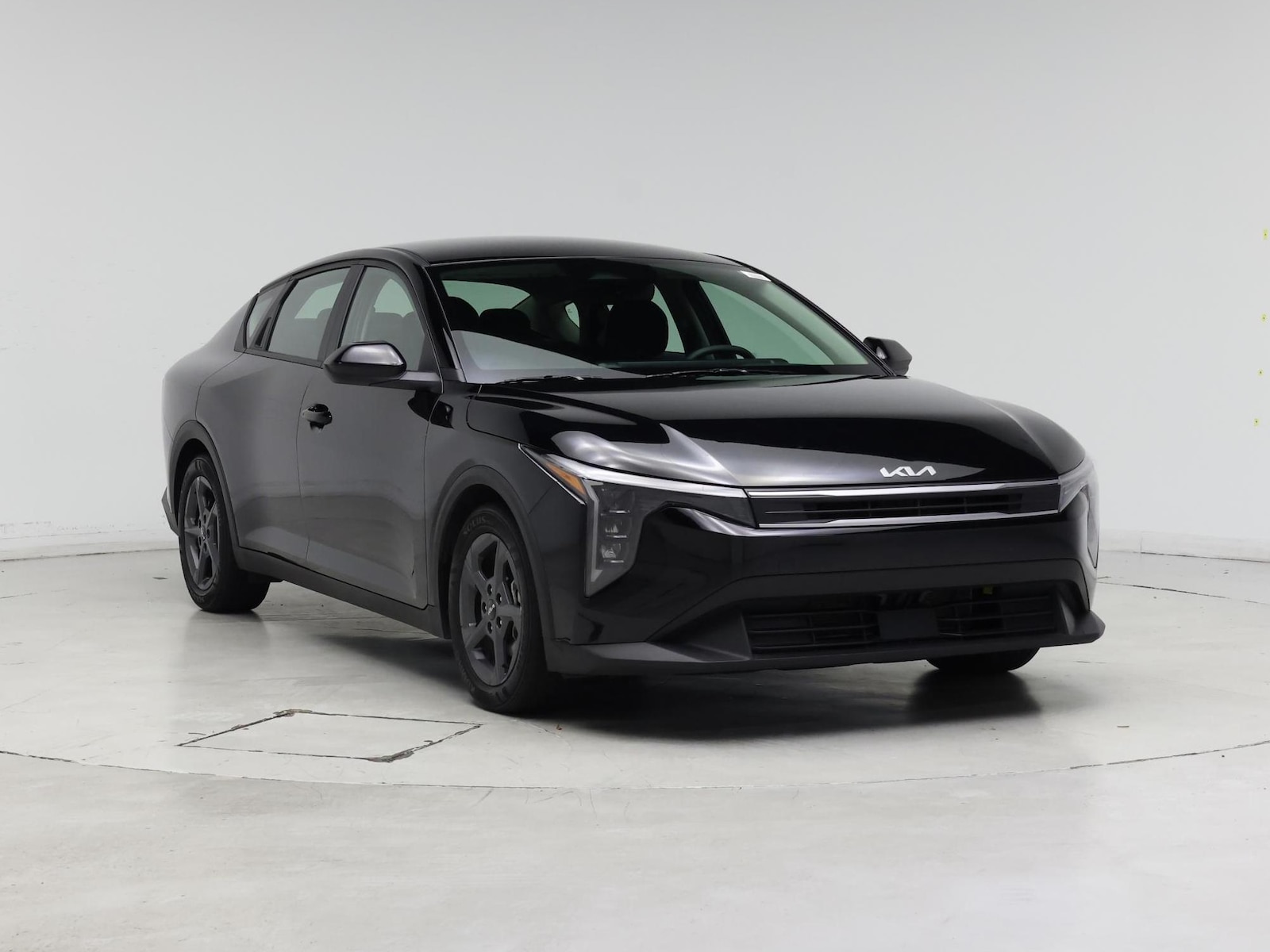 2025 Kia K4 LXS - Photo 2