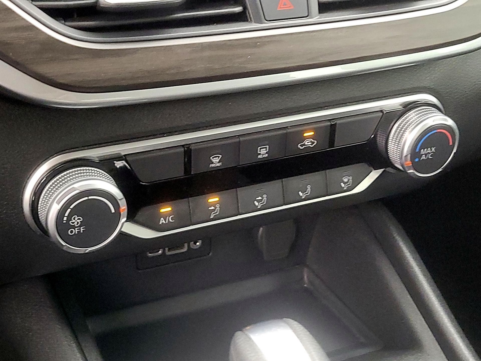 2025 Nissan Altima SV - Photo 15