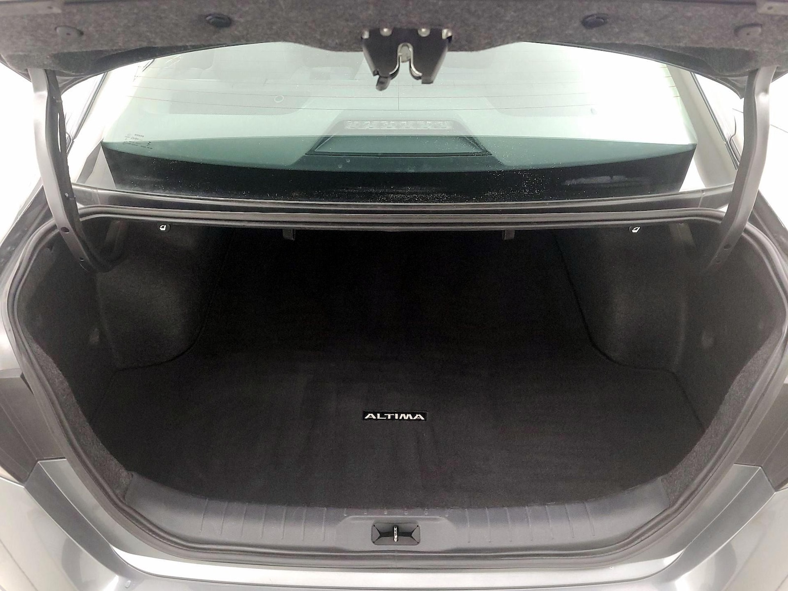 2025 Nissan Altima SV - Photo 18