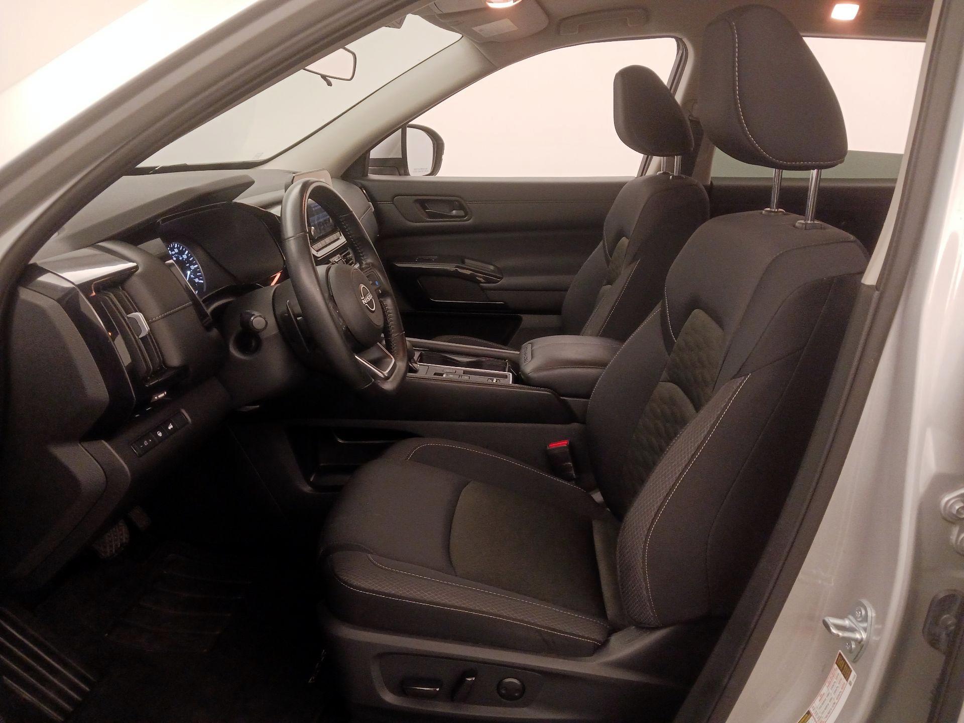 Thumbnail: 2025 Nissan Pathfinder - 11