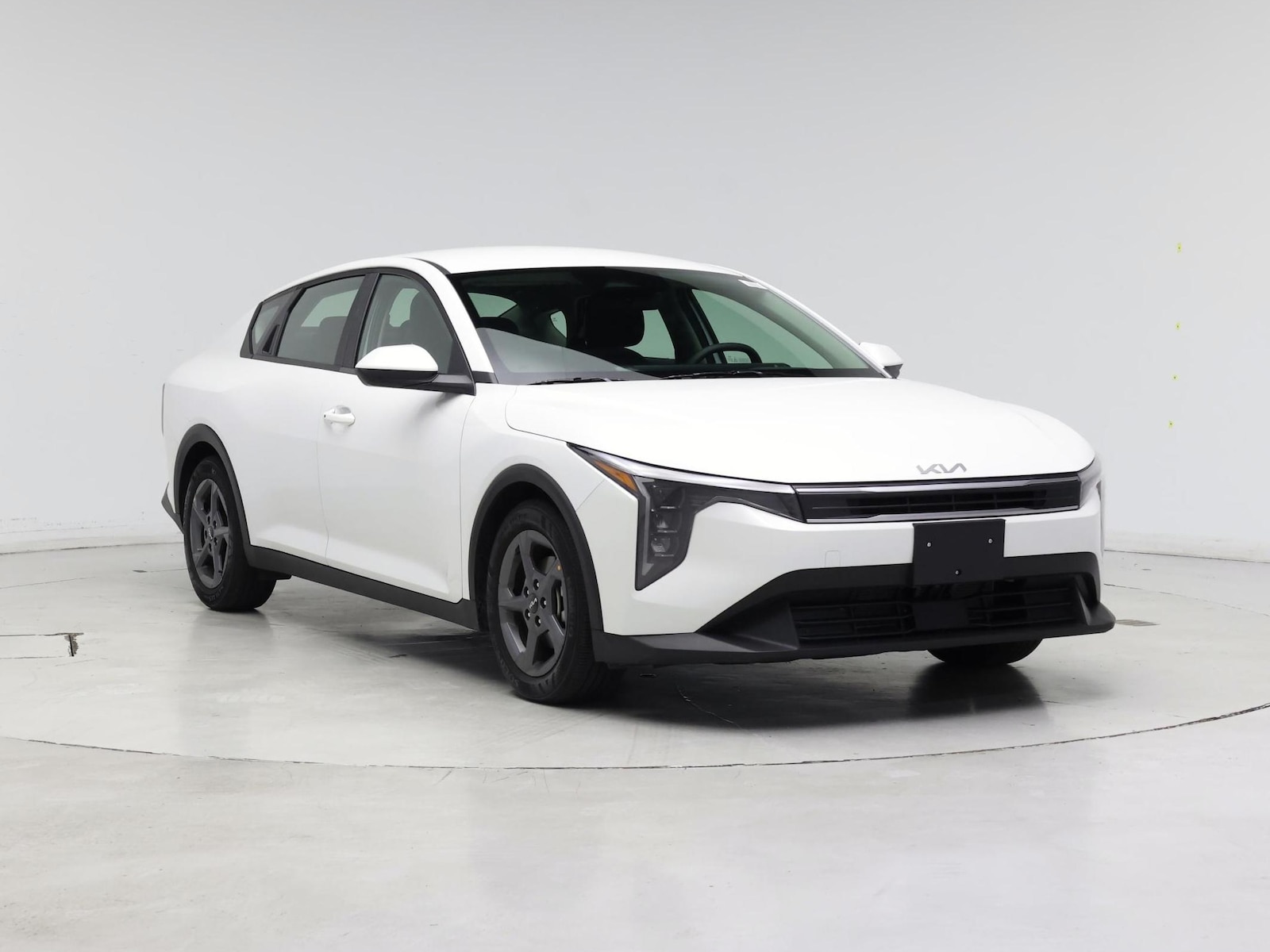 2025 Kia K4 LXS - Photo 2