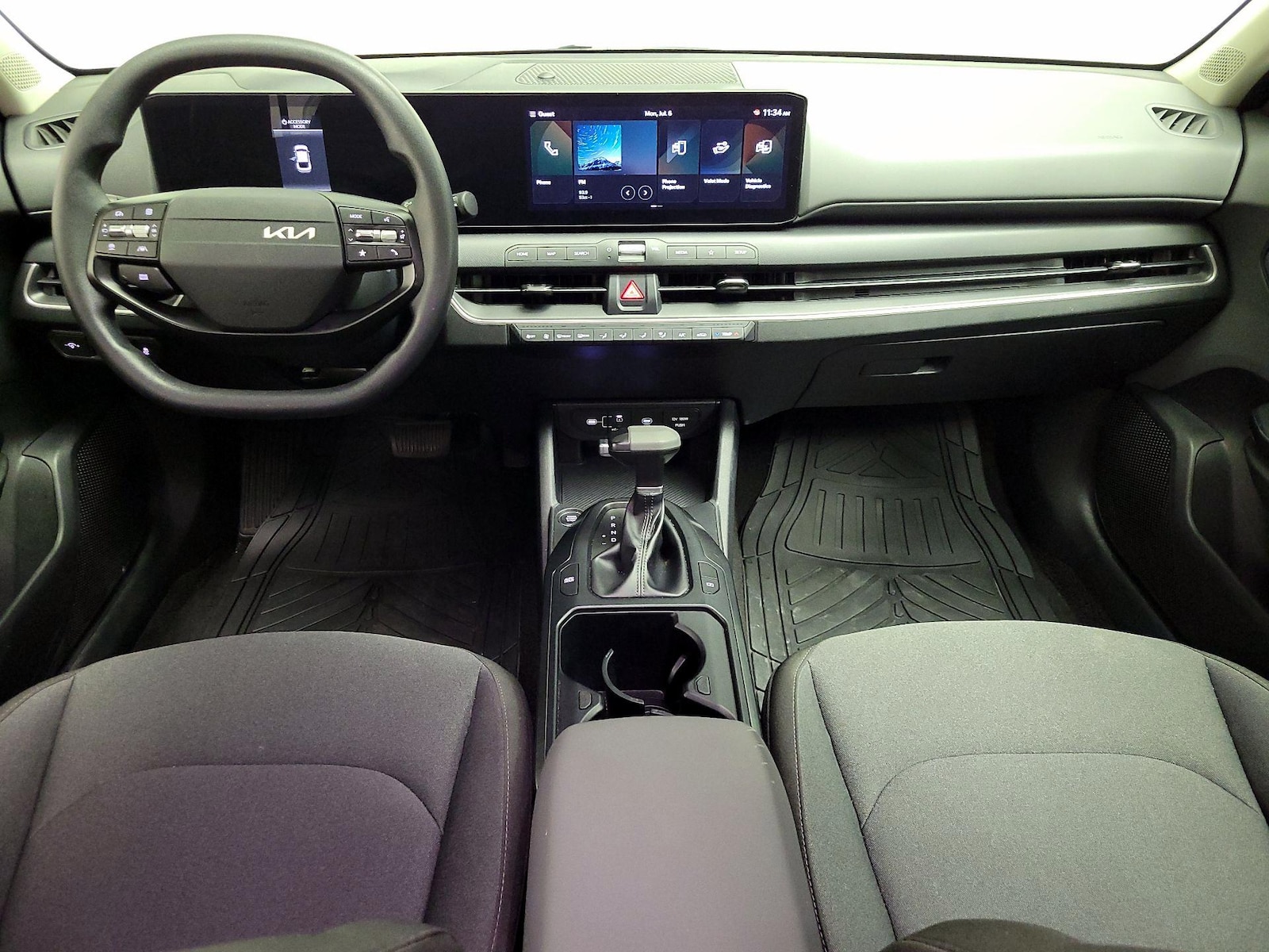 2025 Kia K4 LXS - Photo 10