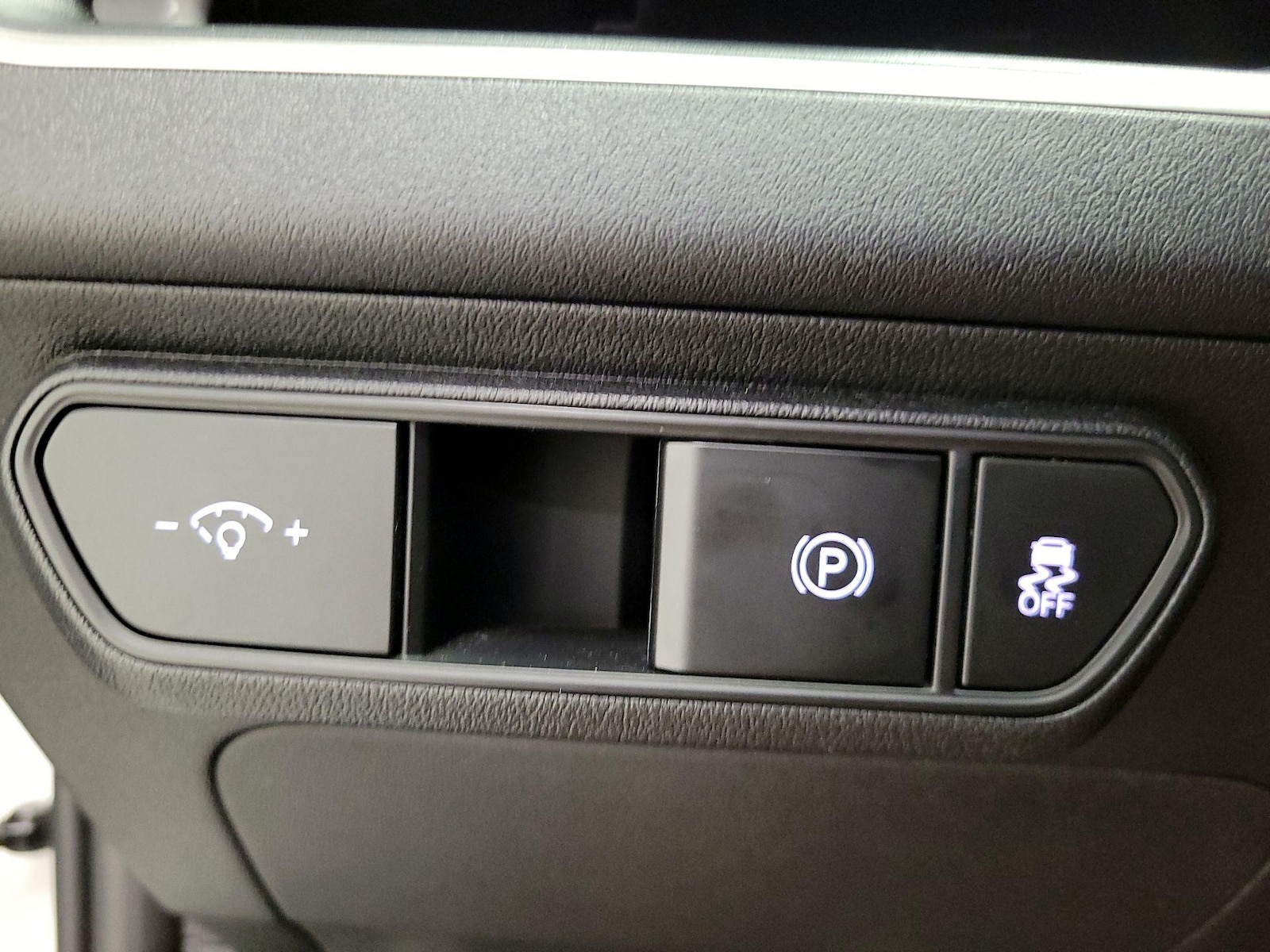 2025 Kia K4 LXS - Photo 14