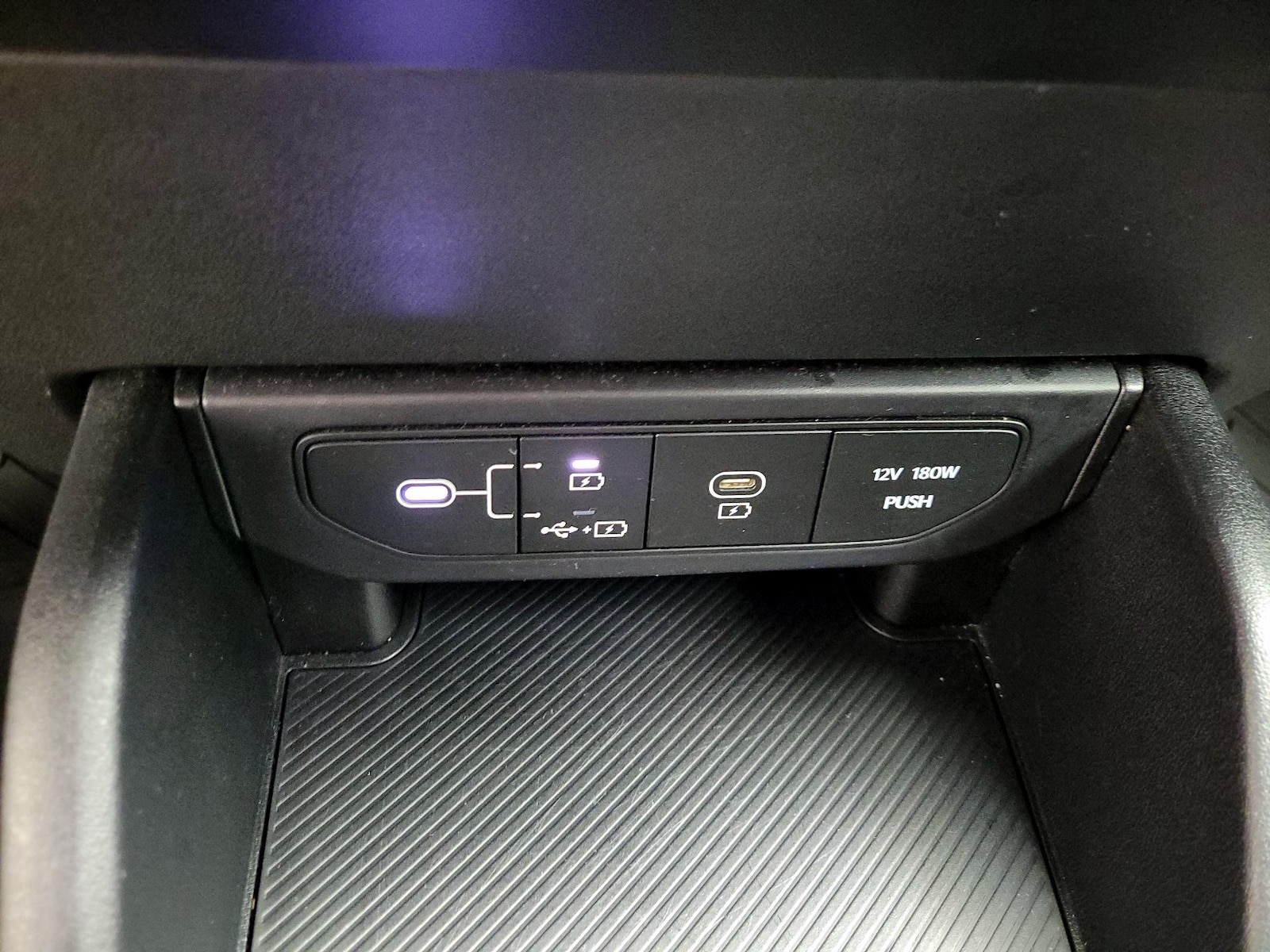 2025 Kia K4 LXS - Photo 20