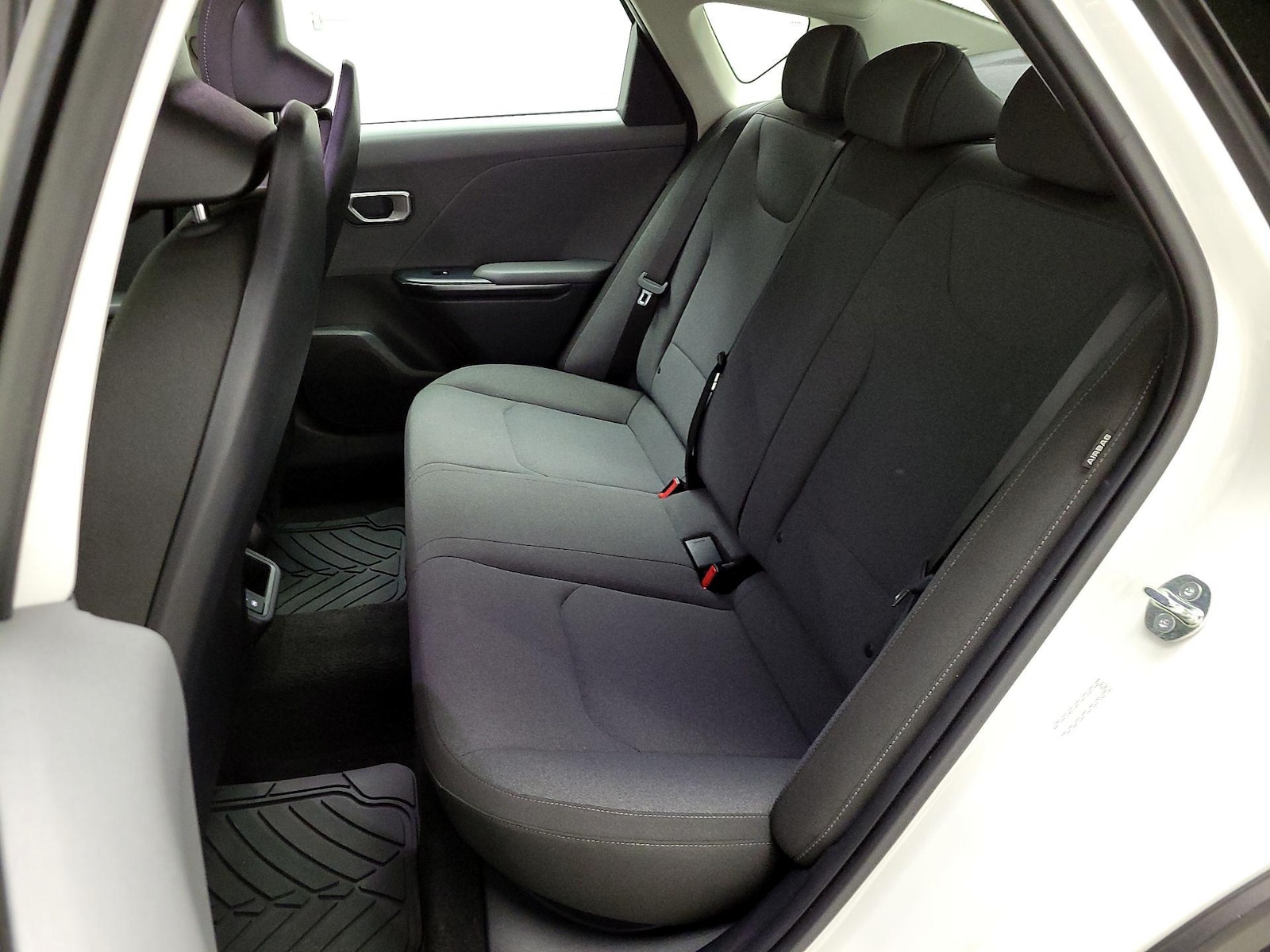 2025 Kia K4 LXS - Photo 21