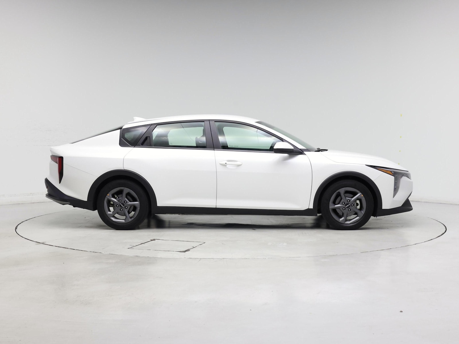 2025 Kia K4 LXS - Photo 8