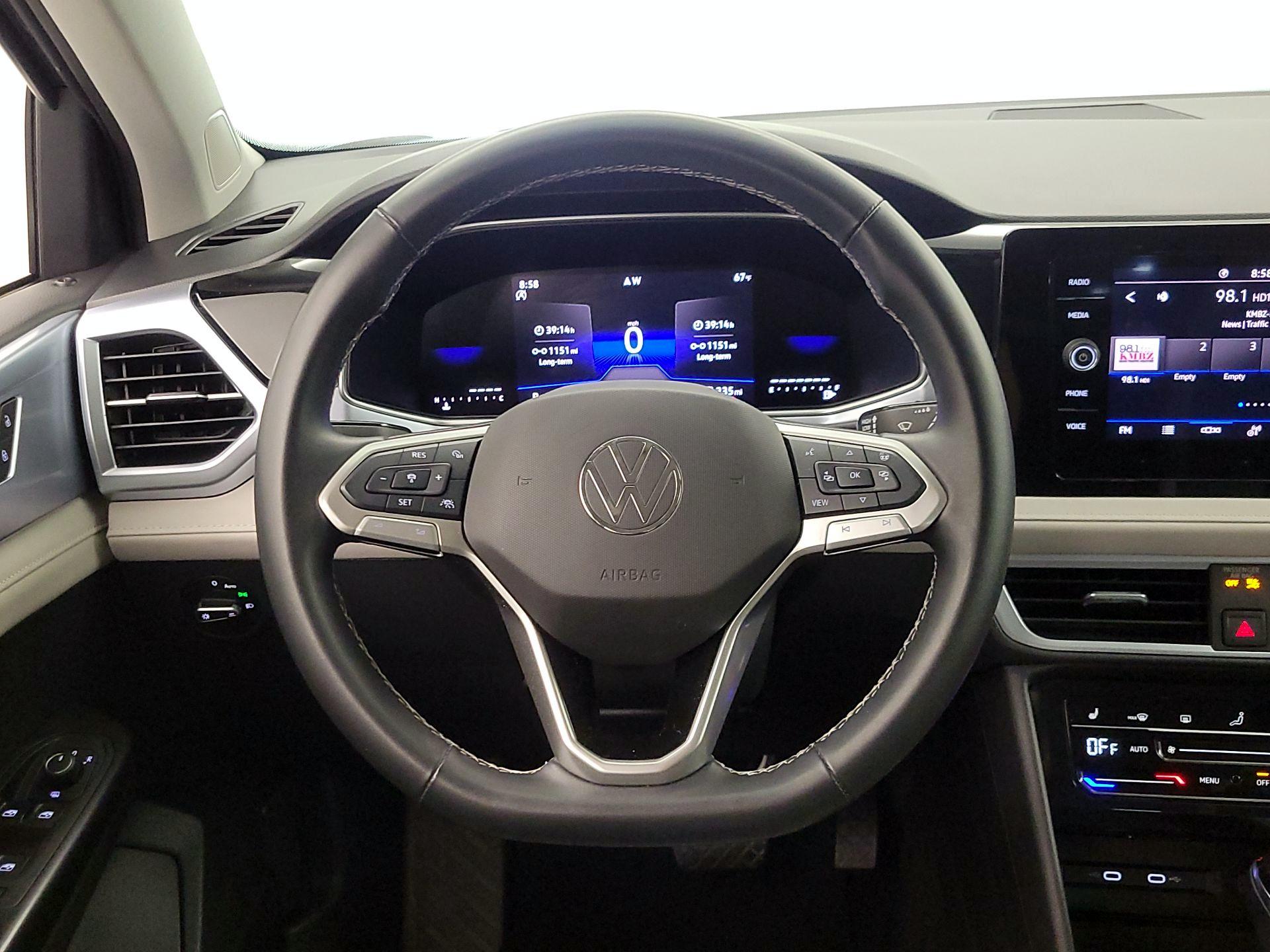 Thumbnail: 2025 Volkswagen Taos - 10