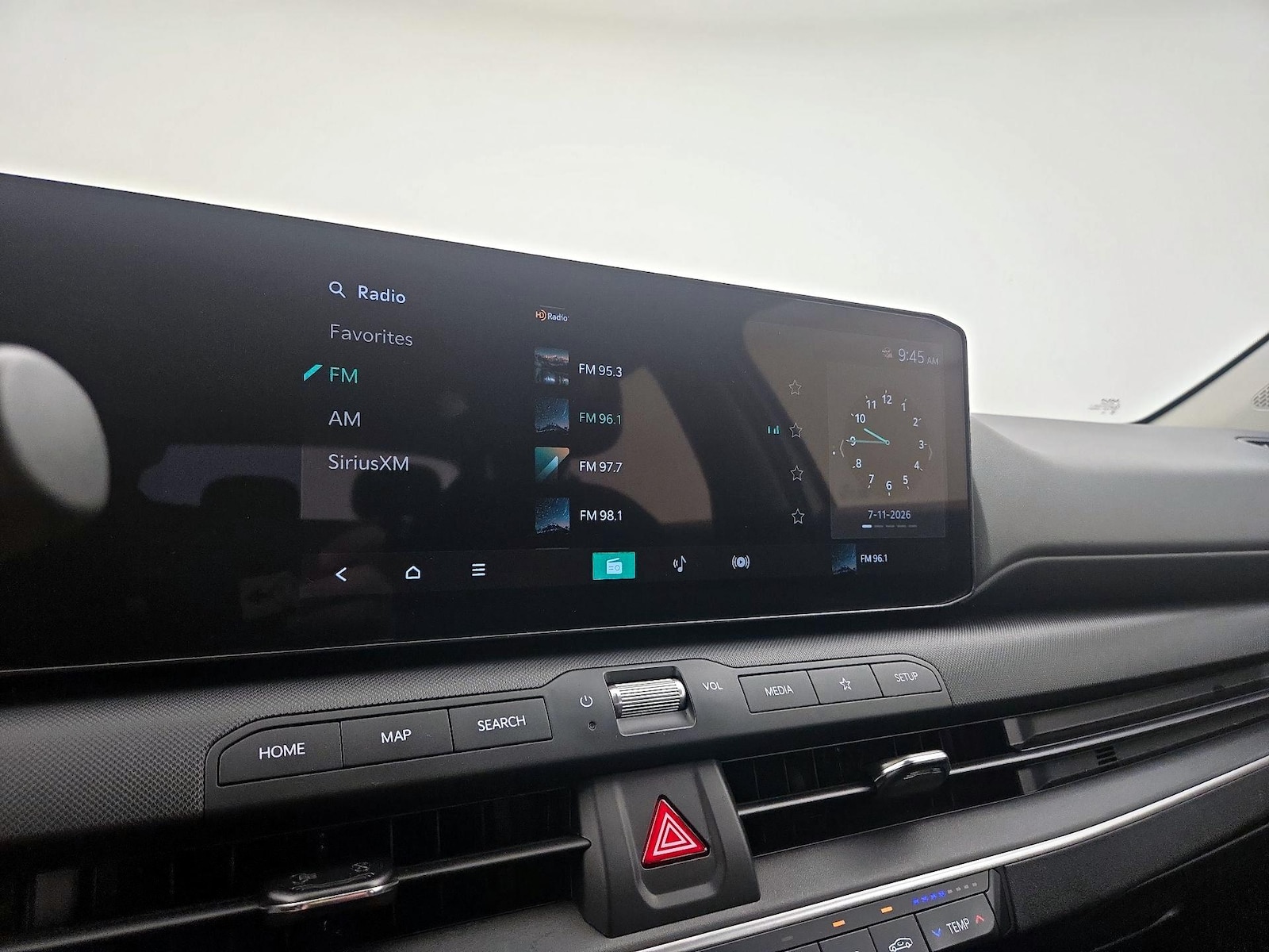 2025 Kia K4 LXS - Photo 16