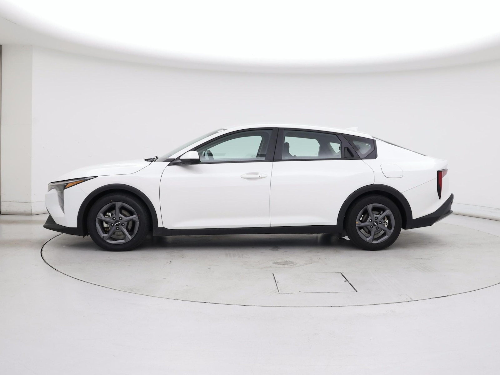 2025 Kia K4 LXS - Photo 4