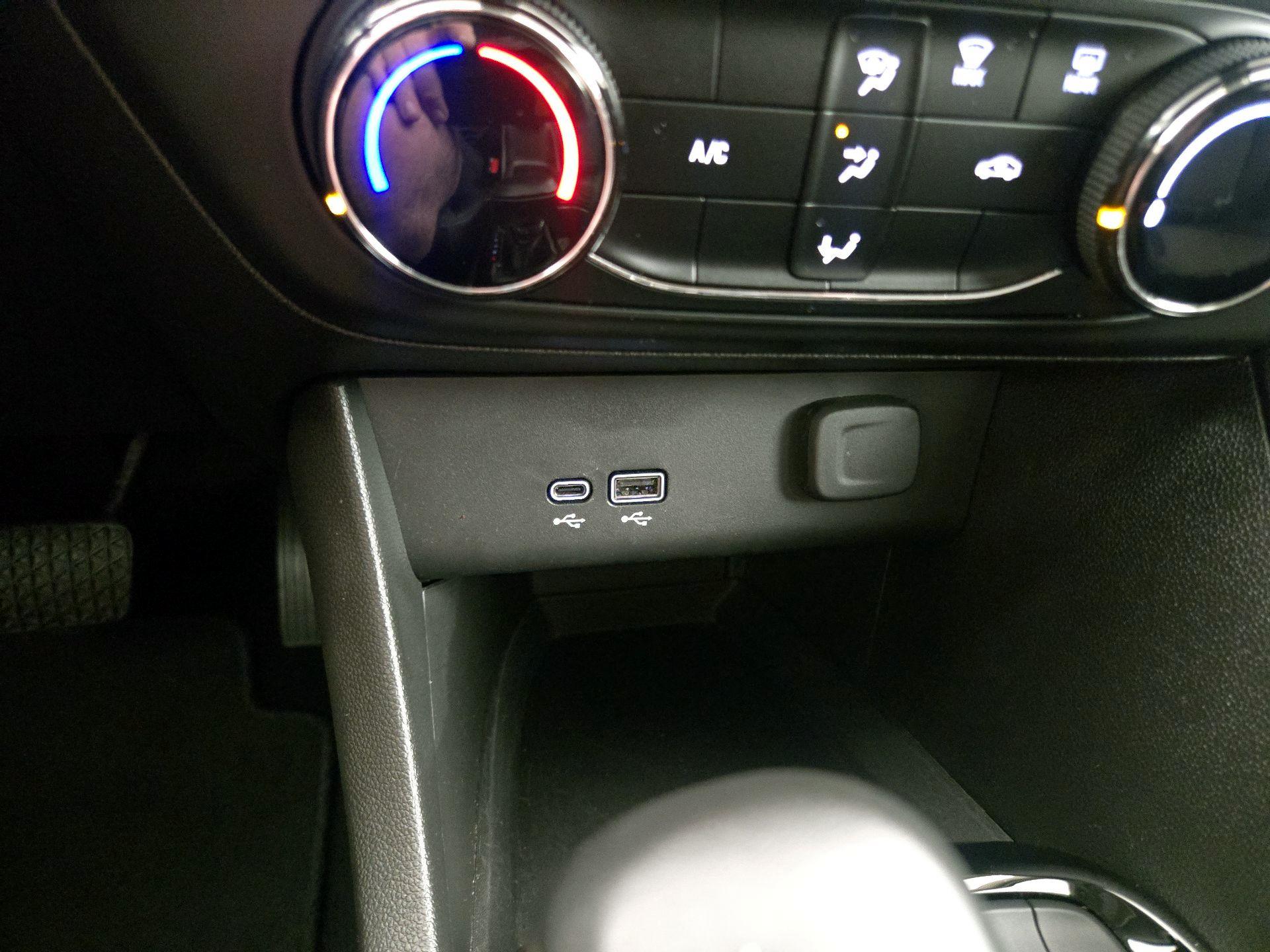 Thumbnail: 2025 Buick Encore GX - 18