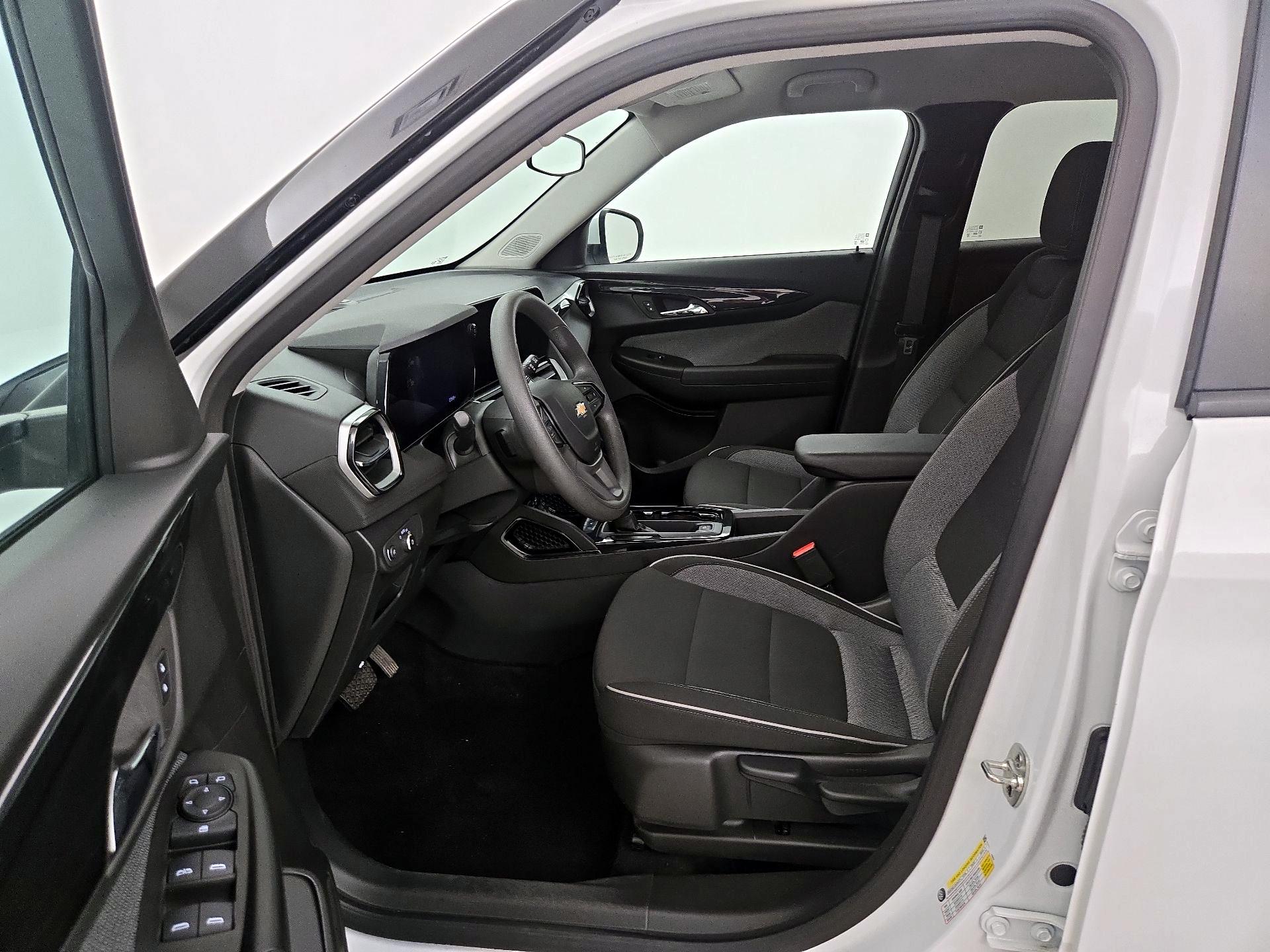 Thumbnail: 2025 Chevrolet TrailBlazer - 11