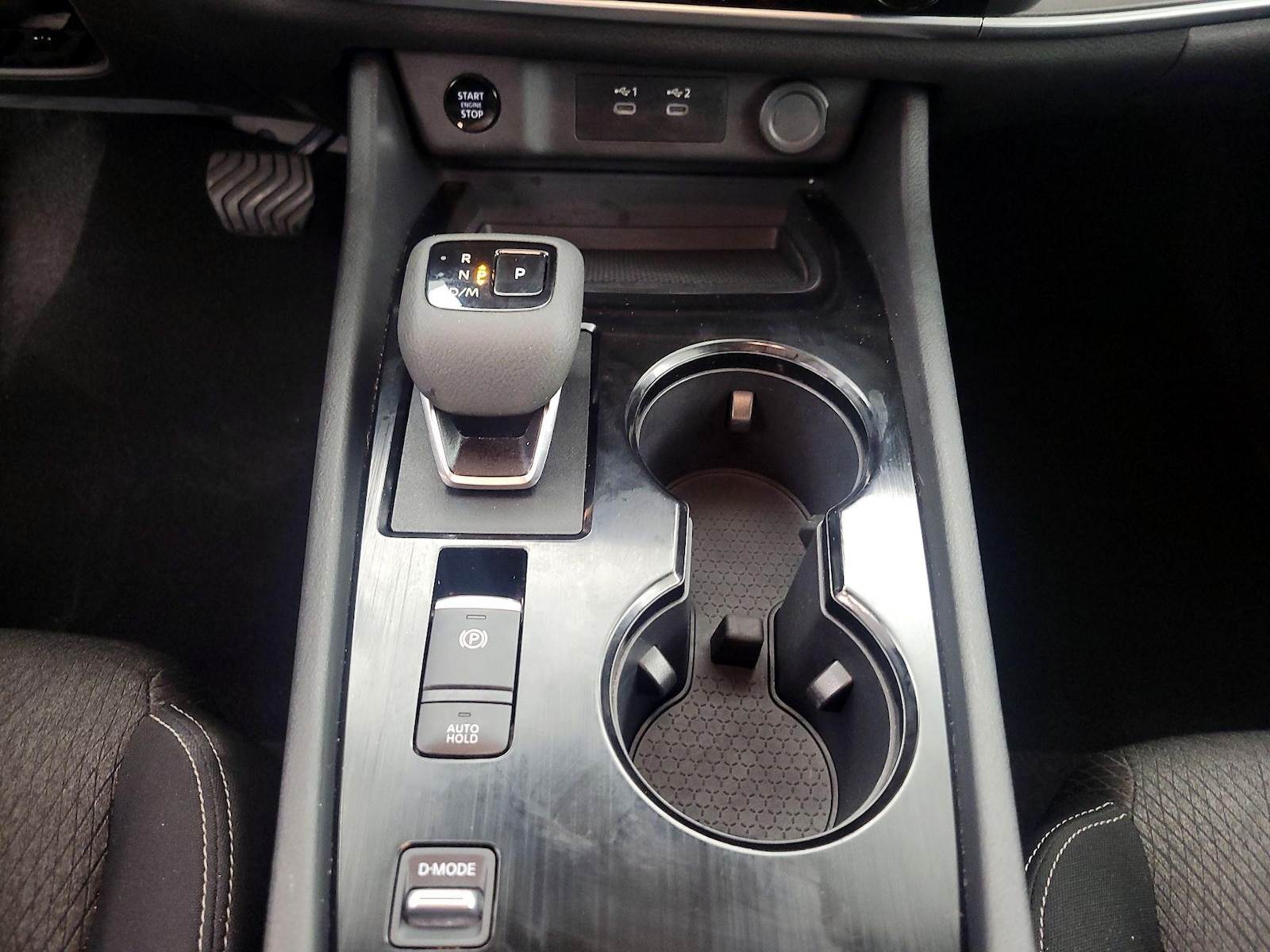 2025 Nissan Rogue SV - Photo 18