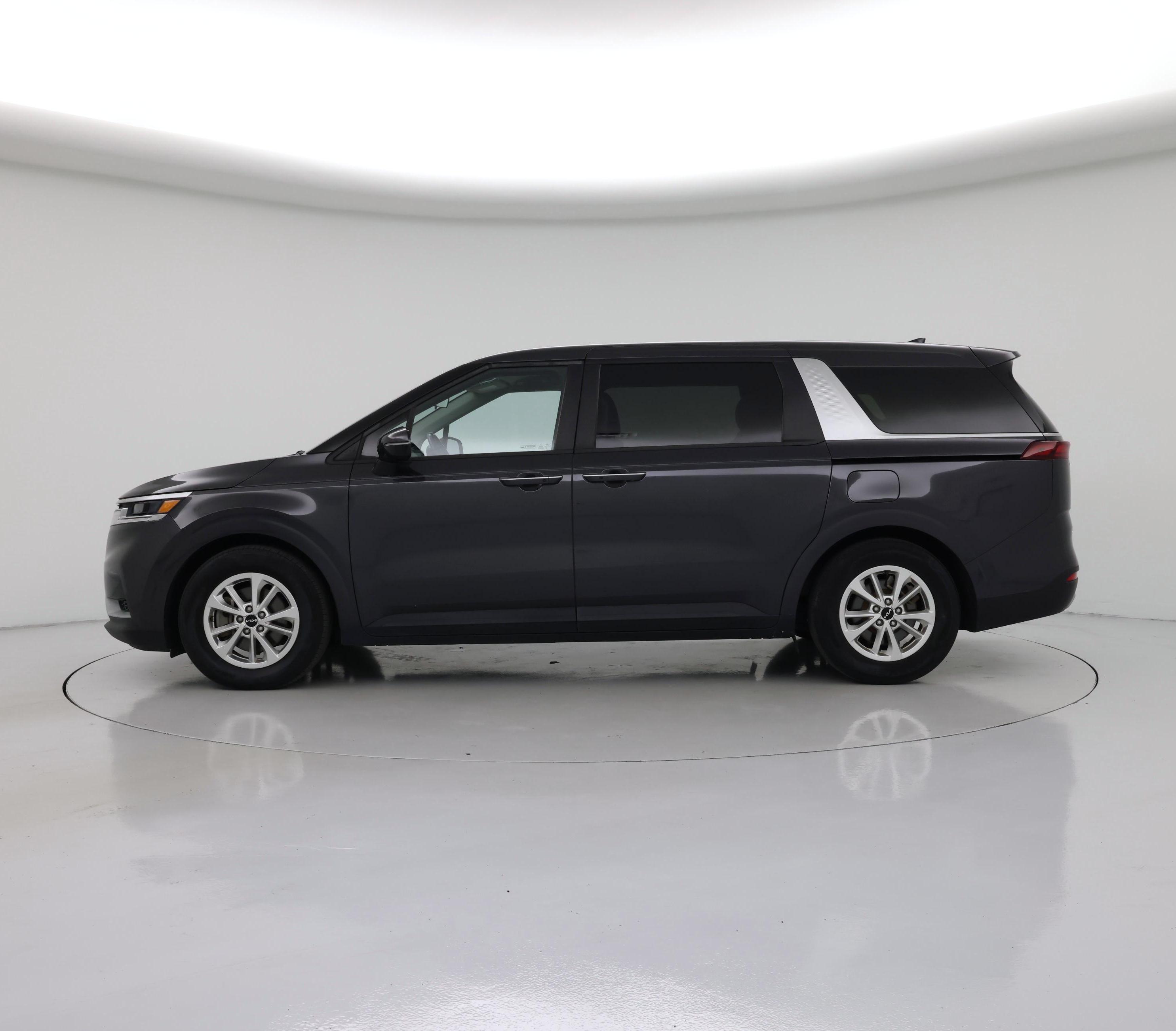Thumbnail: 2022 Kia Carnival - 3
