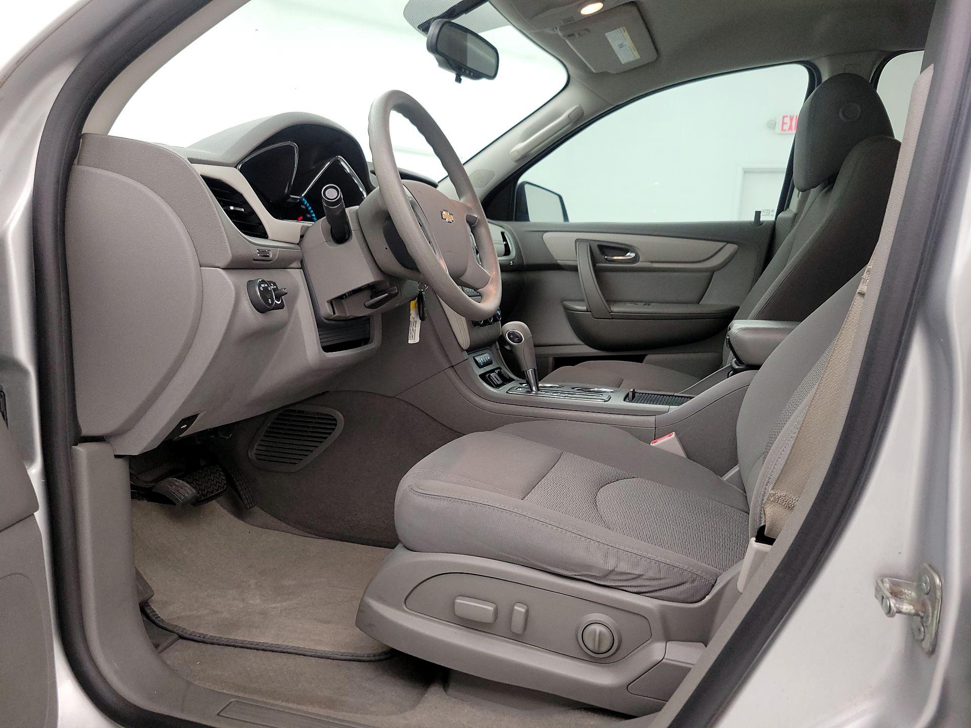 Thumbnail: 2017 Chevrolet Traverse - 11