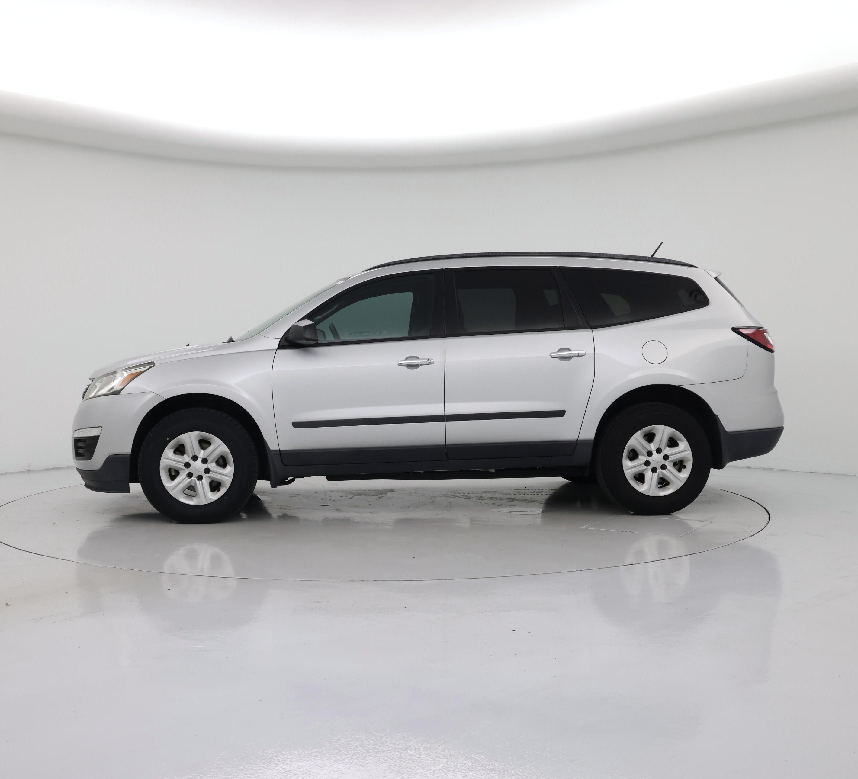 Thumbnail: 2017 Chevrolet Traverse - 3