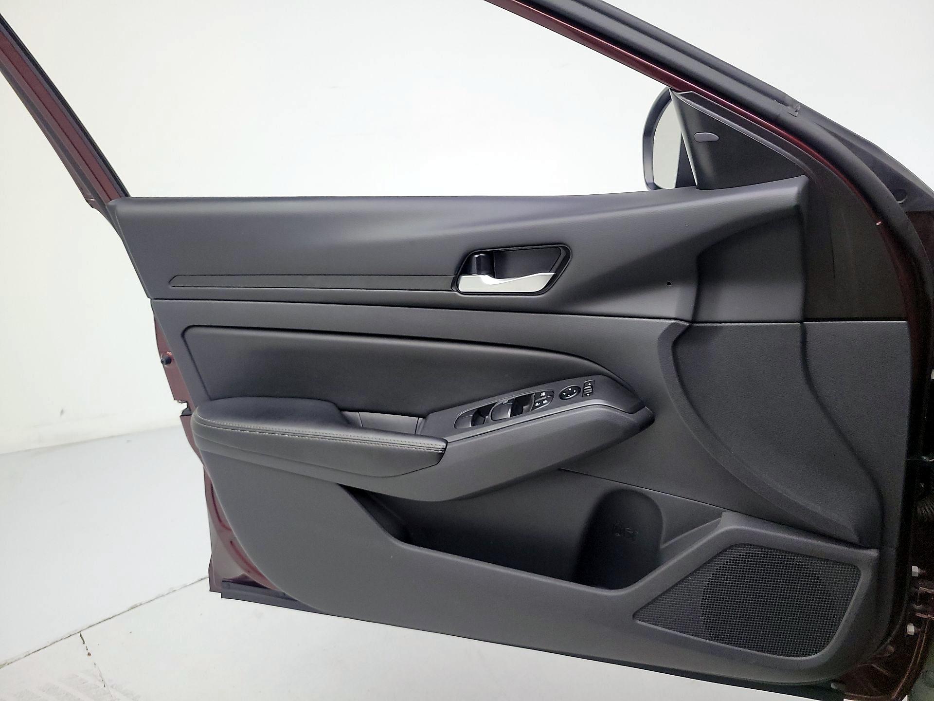 Thumbnail: 2025 Nissan Altima - 12