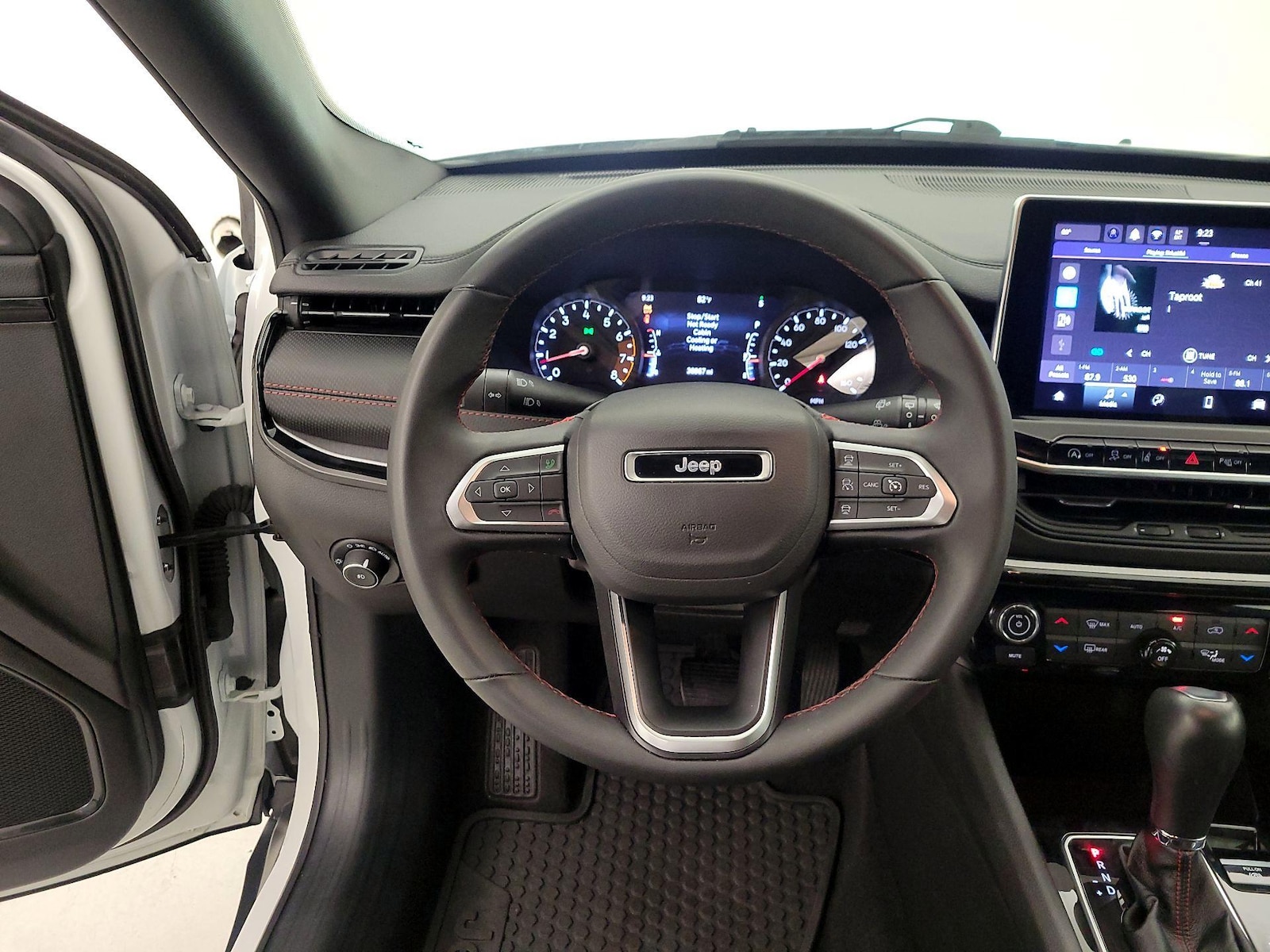 2025 Jeep Compass Trailhawk - Photo 11