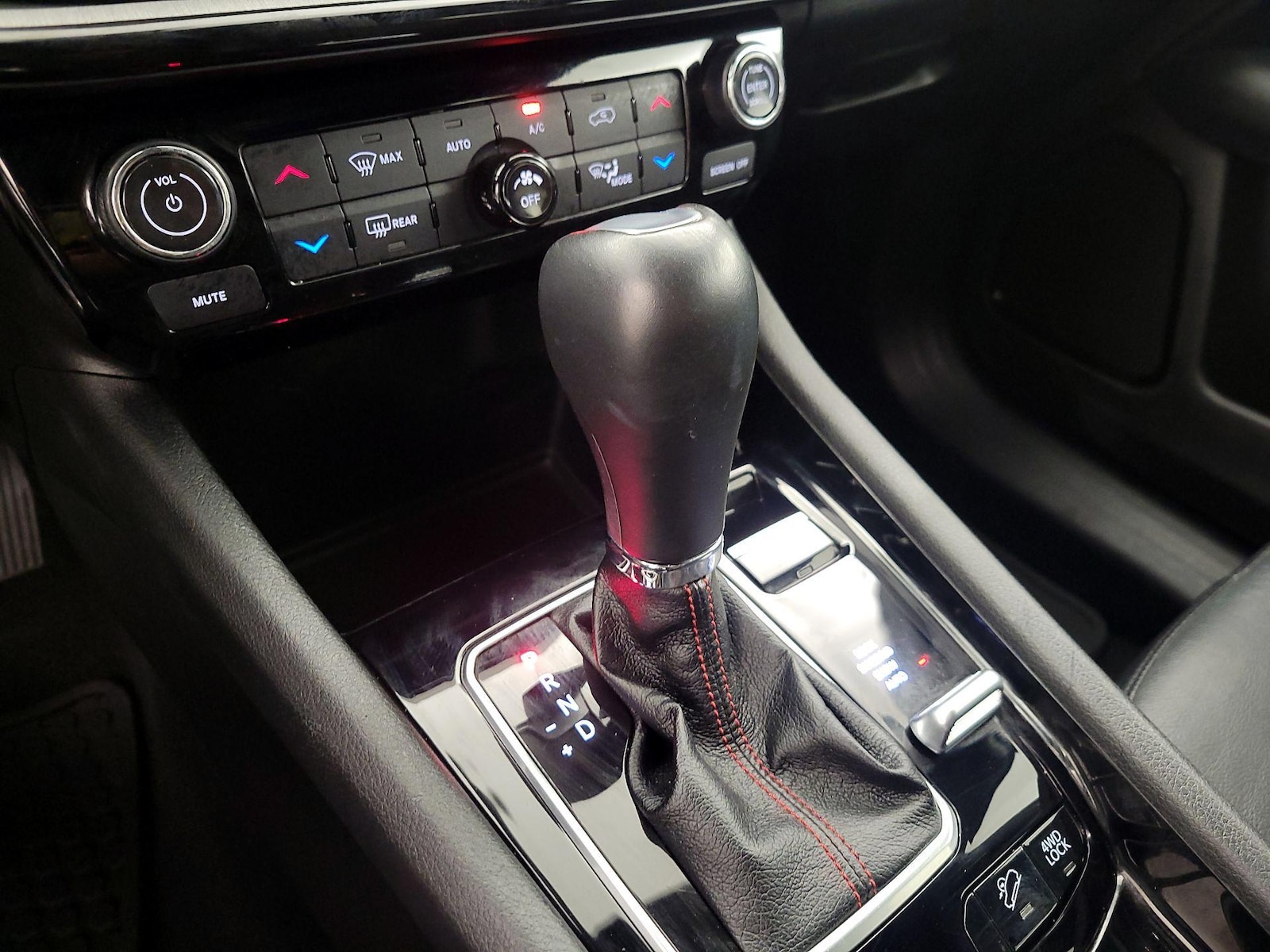 2025 Jeep Compass Trailhawk - Photo 18