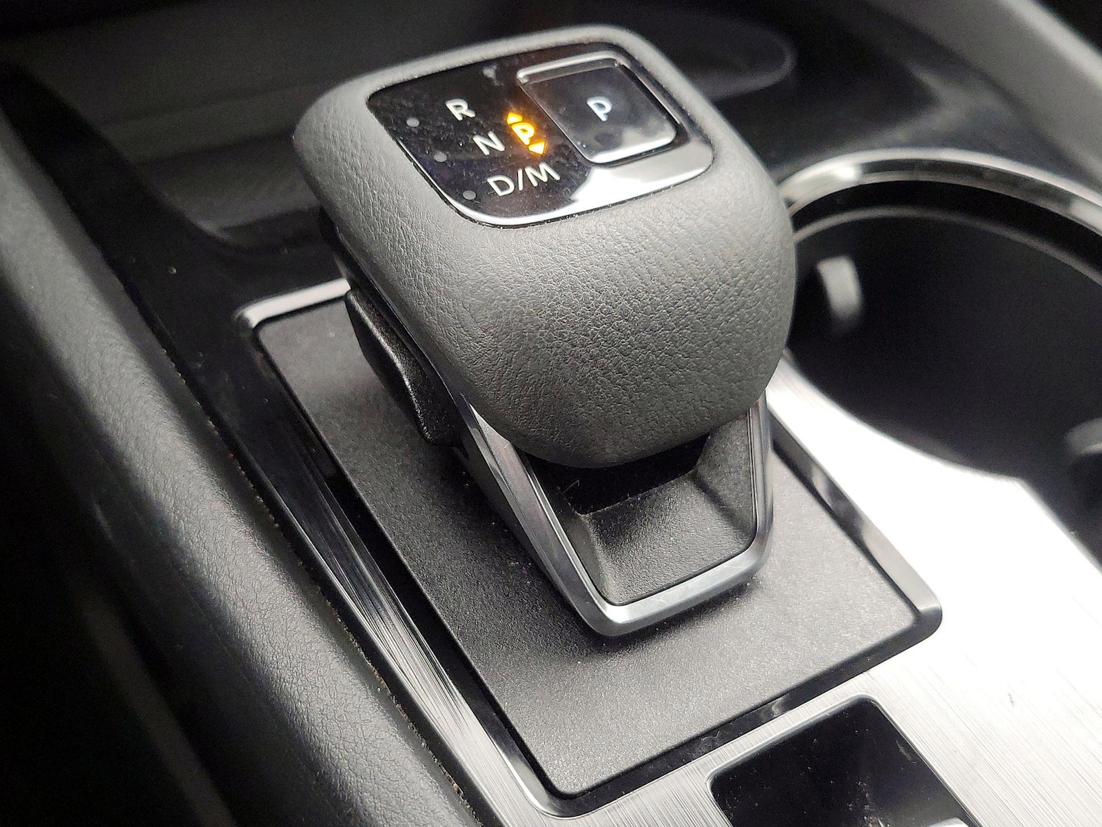 2025 Nissan Rogue SV - Photo 18