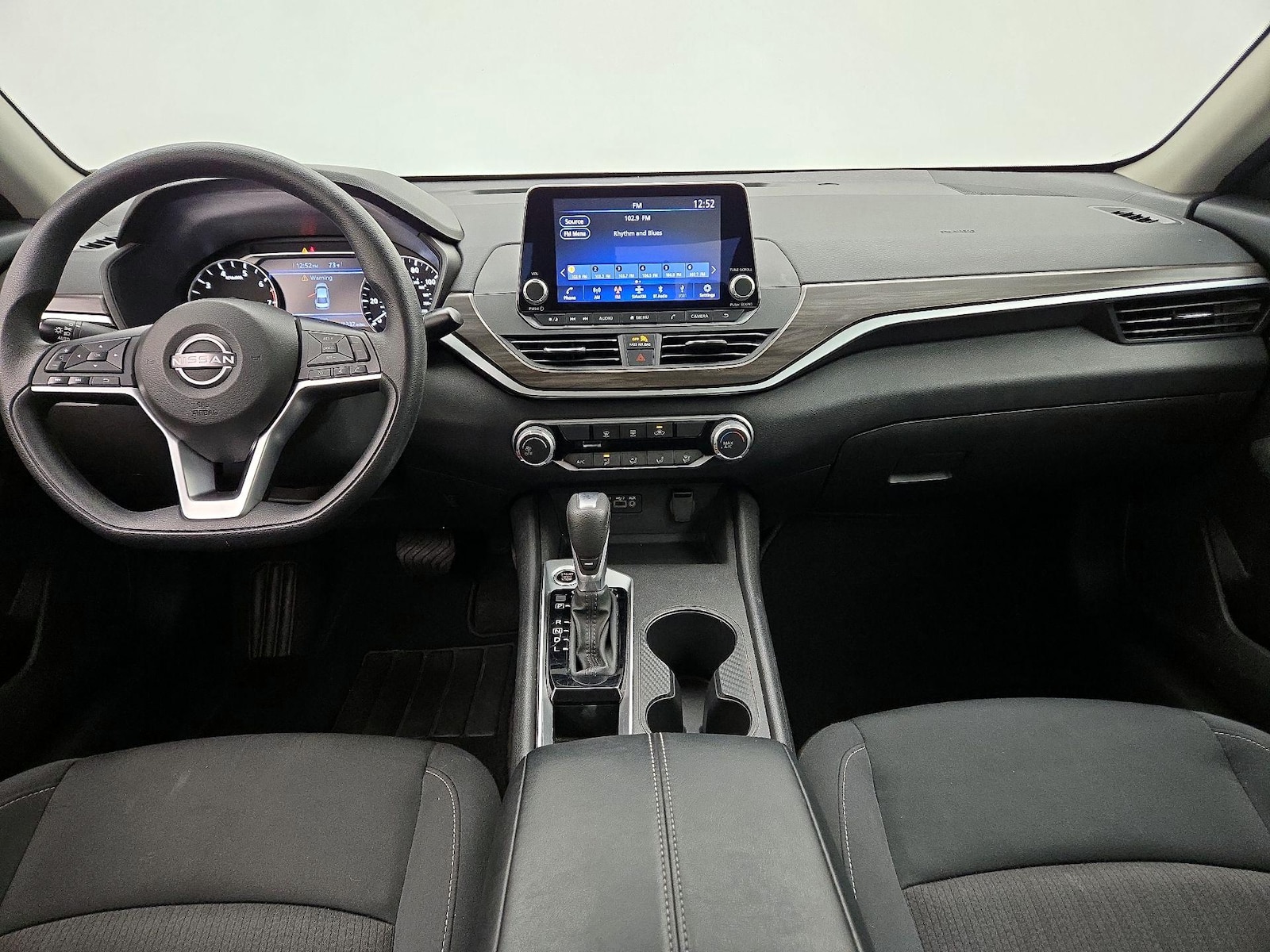 2025 Nissan Altima SV - Photo 10