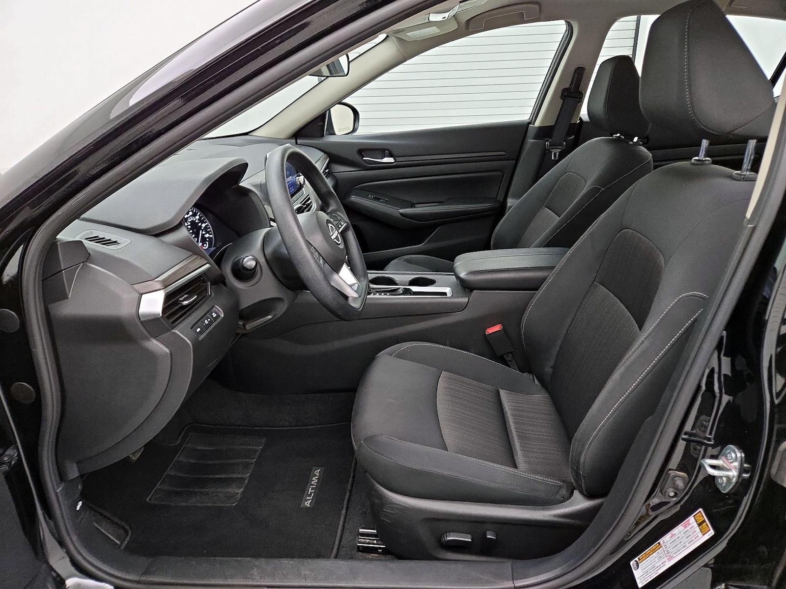 2025 Nissan Altima SV - Photo 12