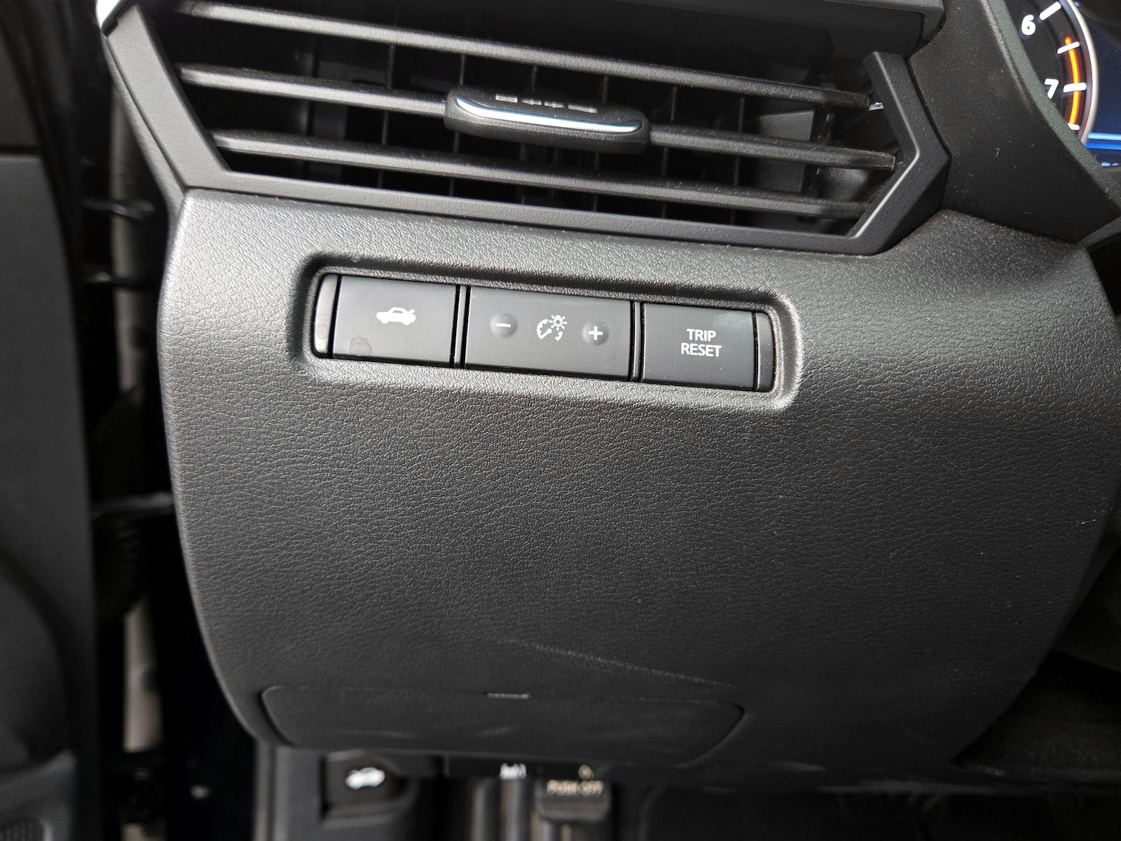 2025 Nissan Altima SV - Photo 14