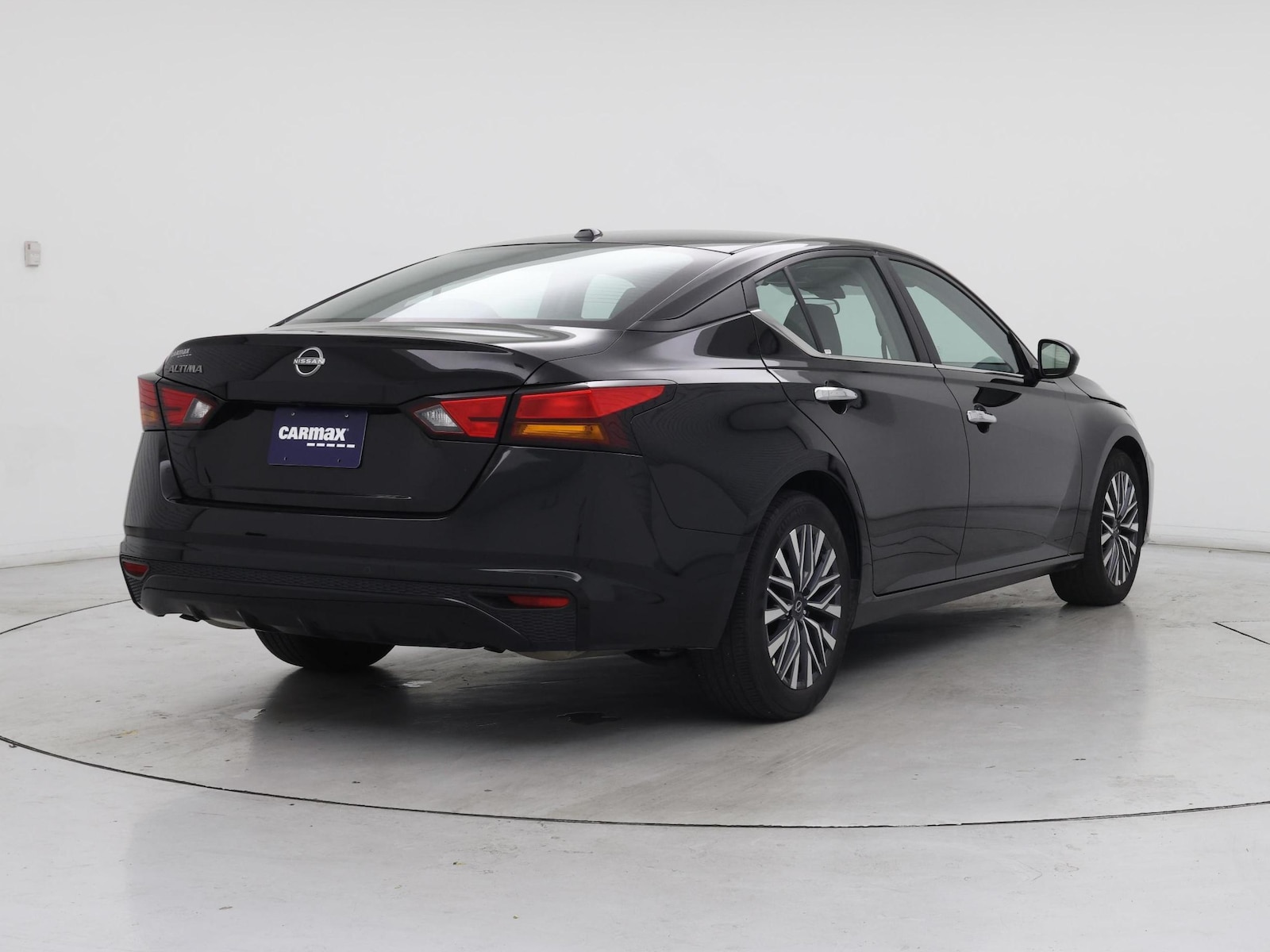 2025 Nissan Altima SV - Photo 9