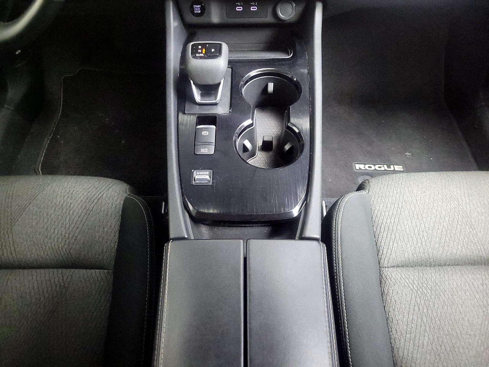 2025 Nissan Rogue SV - Photo 18