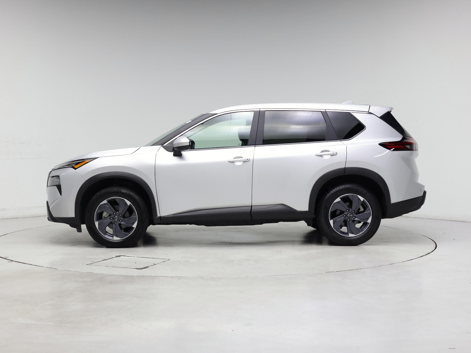 2025 Nissan Rogue SV - Photo 4