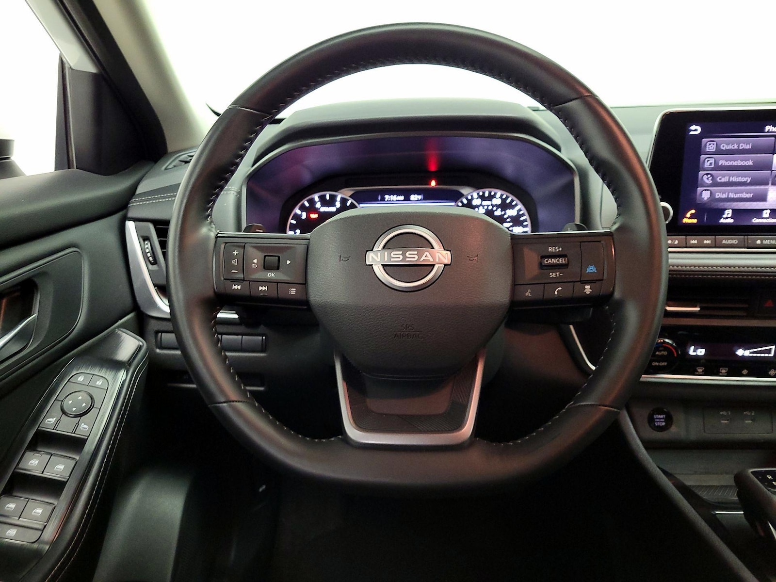 2025 Nissan Rogue SV - Photo 11
