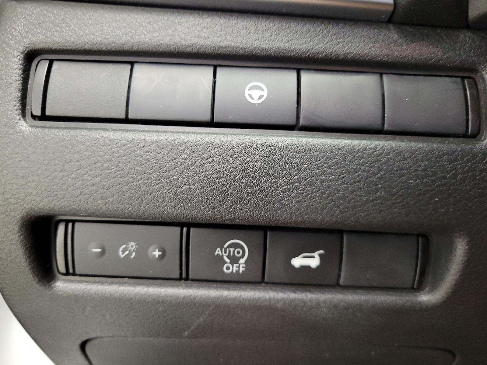 2025 Nissan Rogue SV - Photo 14