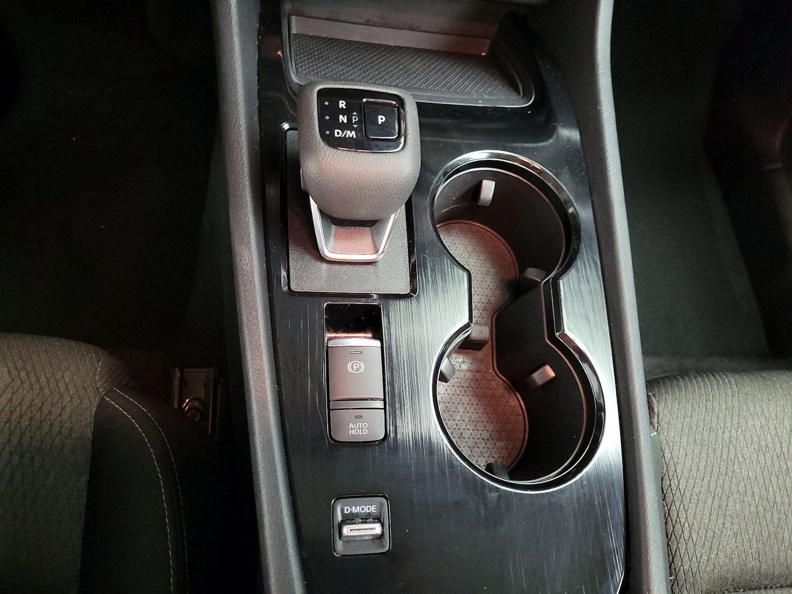 2025 Nissan Rogue SV - Photo 19
