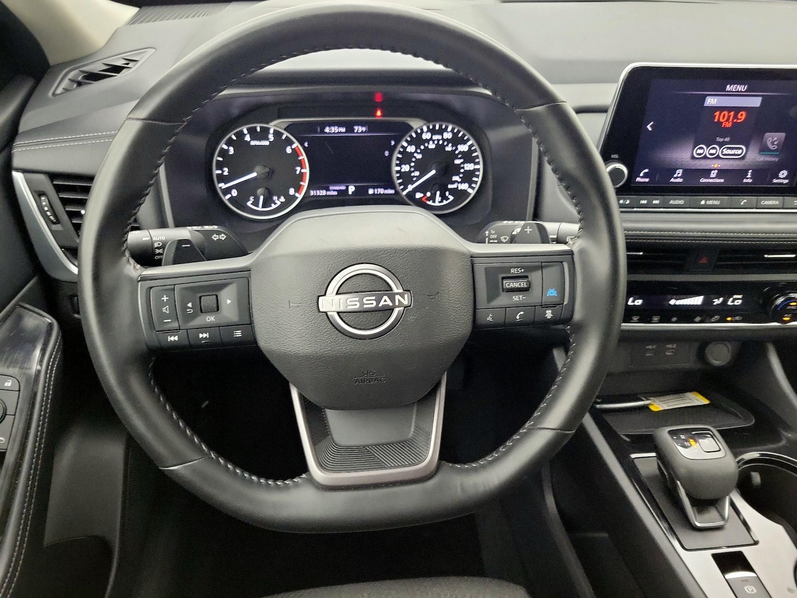 2025 Nissan Rogue SV - Photo 11