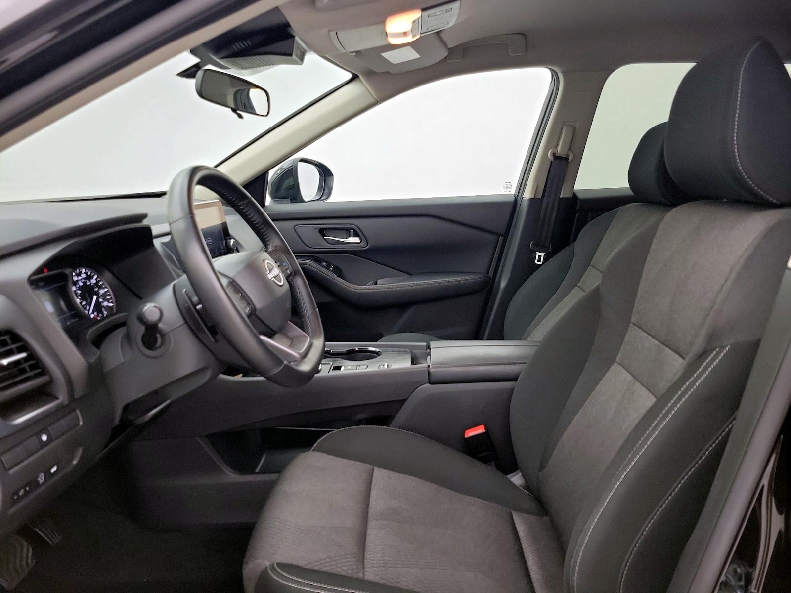 2025 Nissan Rogue SV - Photo 12