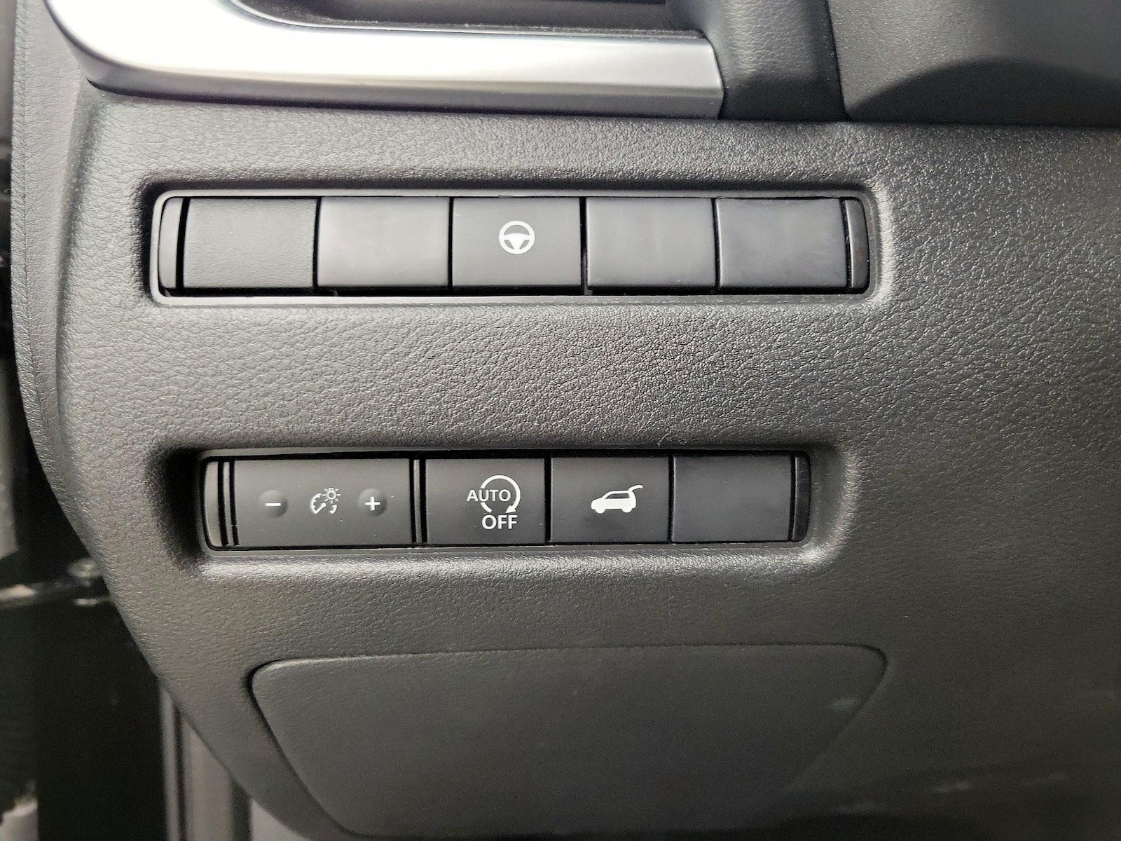 2025 Nissan Rogue SV - Photo 14