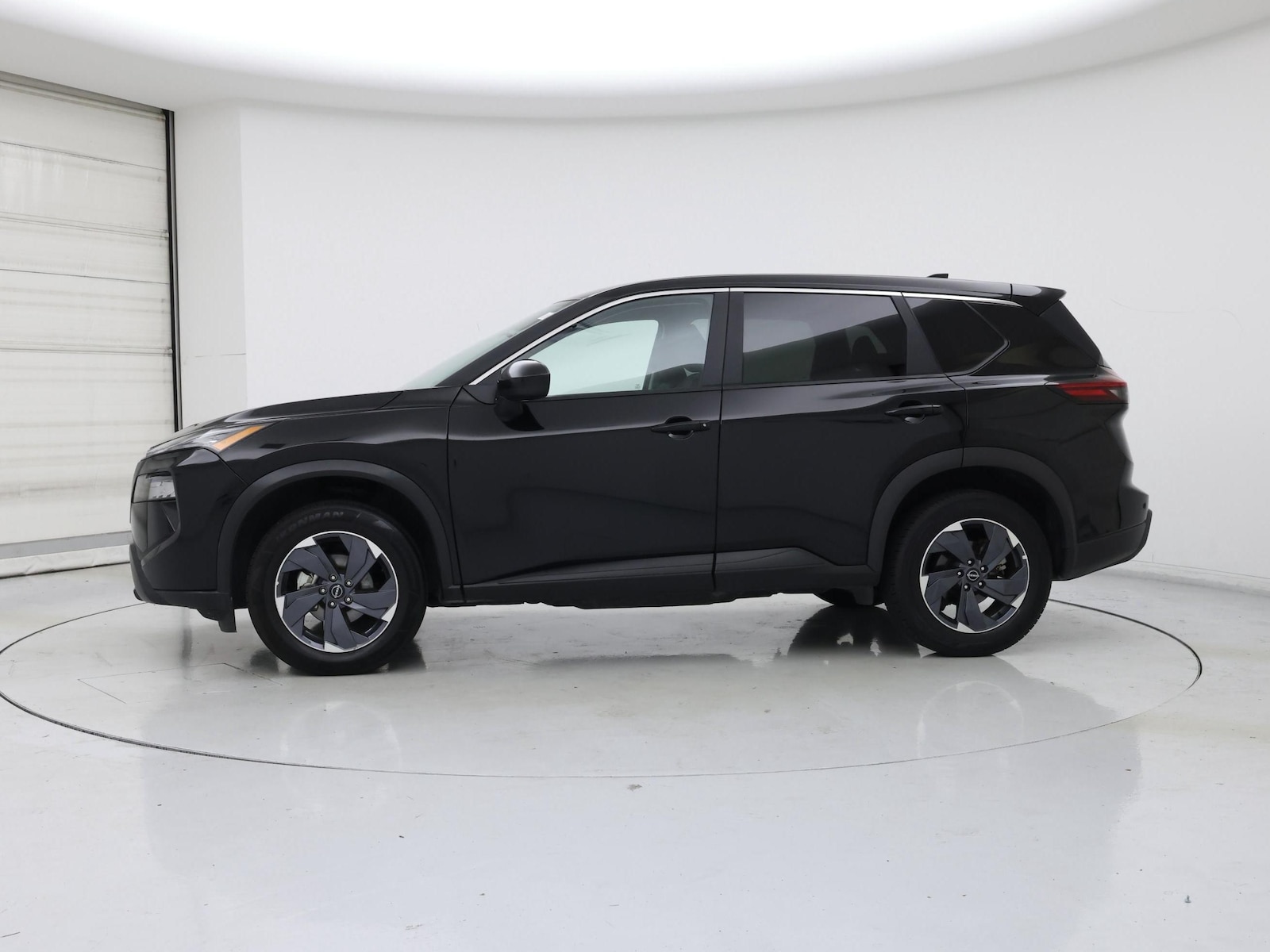 2025 Nissan Rogue SV - Photo 4