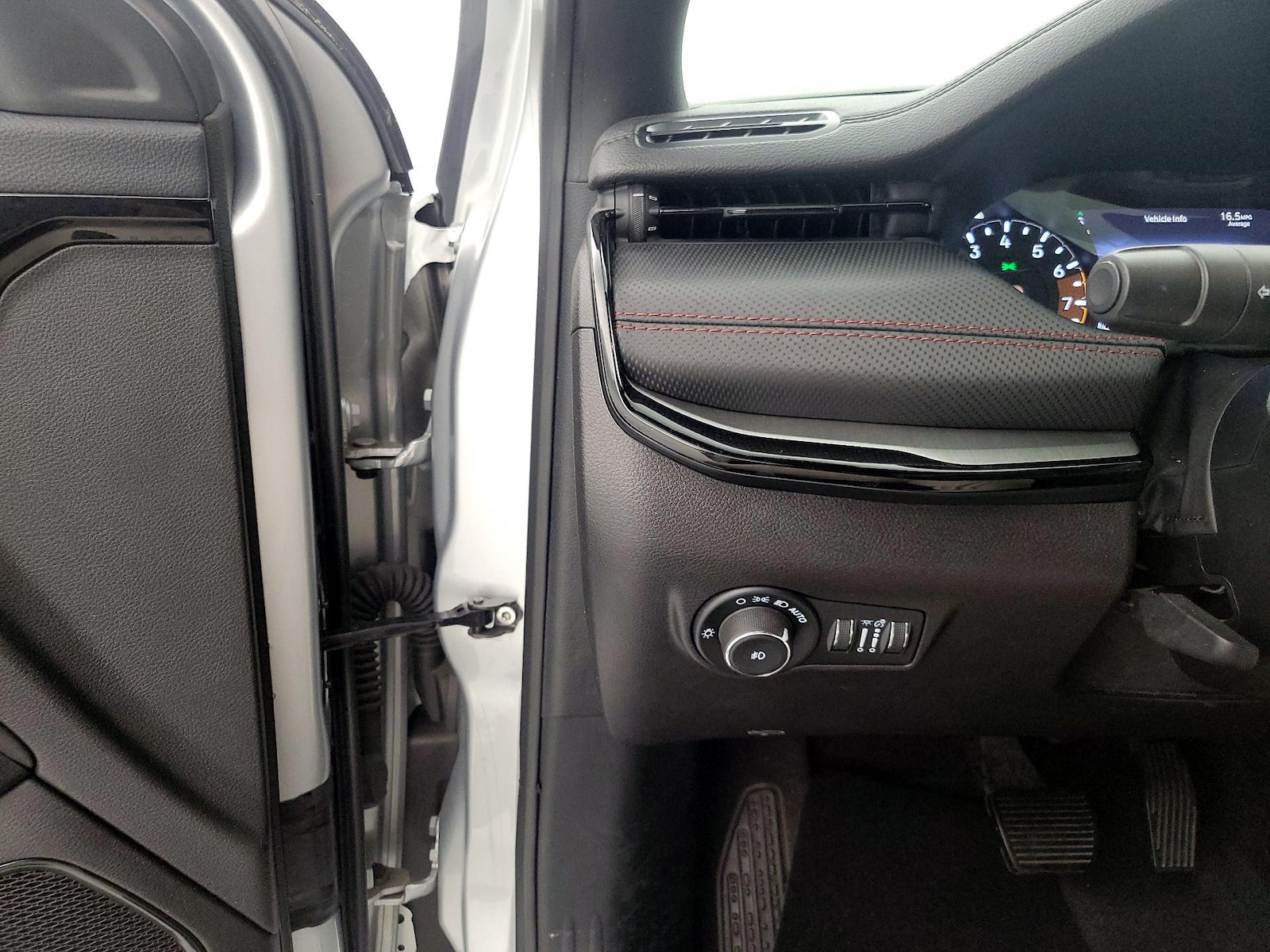 2025 Jeep Compass Trailhawk - Photo 14